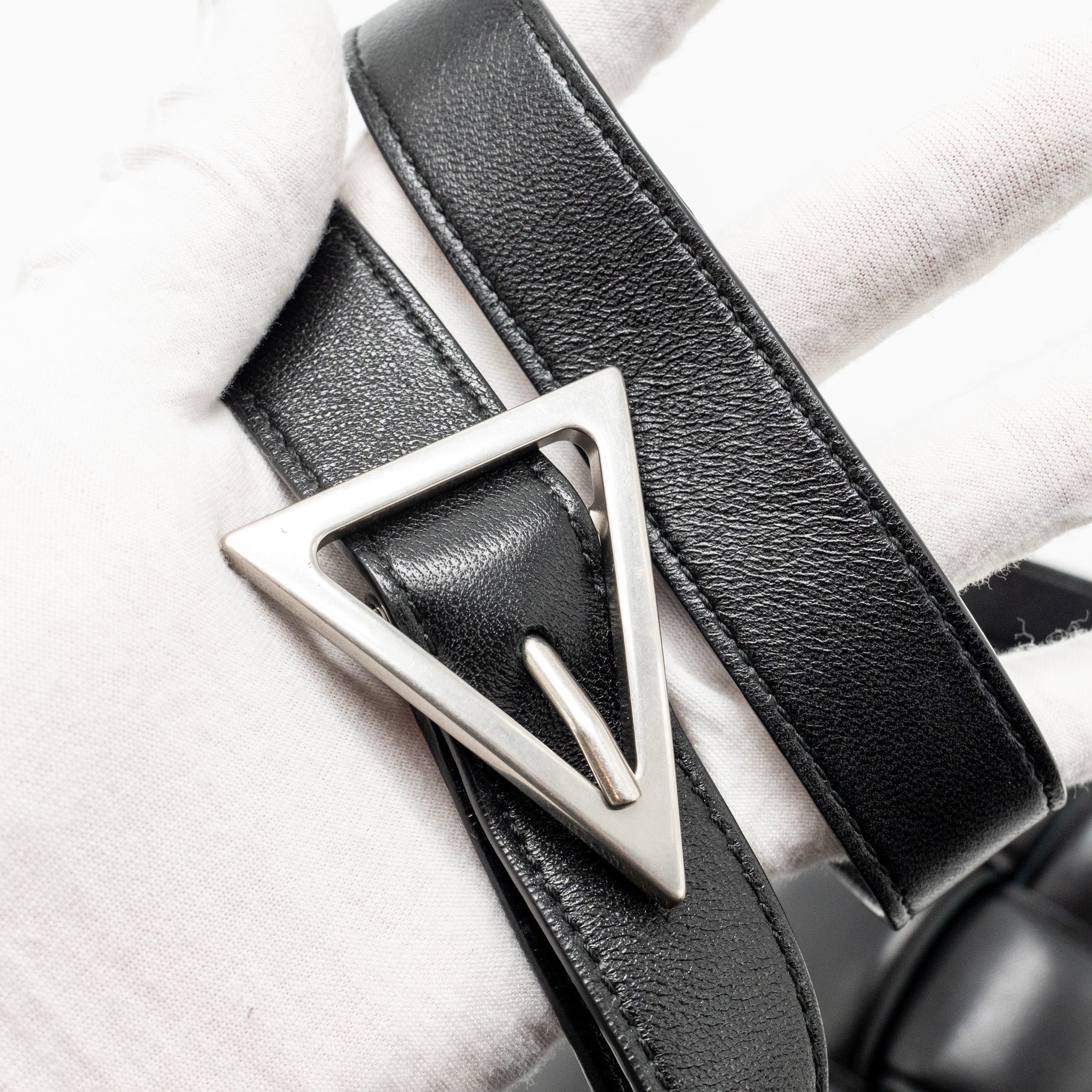 BOTTEGA VENETA PADDED CASSETTE LAMBSKIN BLACK SHW