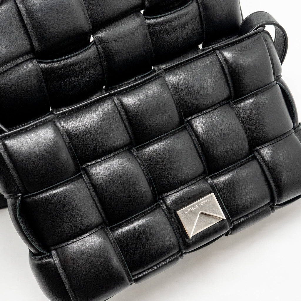 BOTTEGA VENETA PADDED CASSETTE LAMBSKIN BLACK SHW