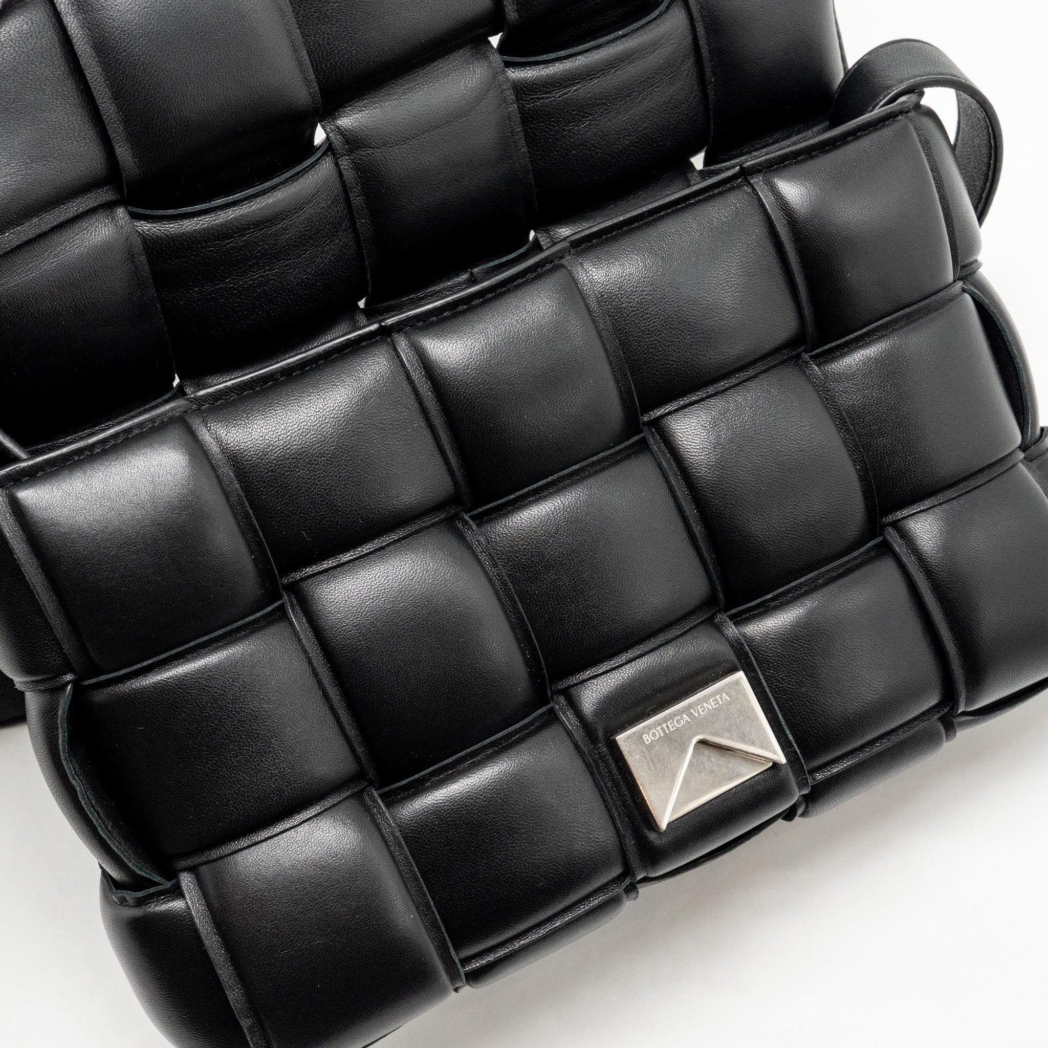 BOTTEGA VENETA PADDED CASSETTE LAMBSKIN BLACK SHW