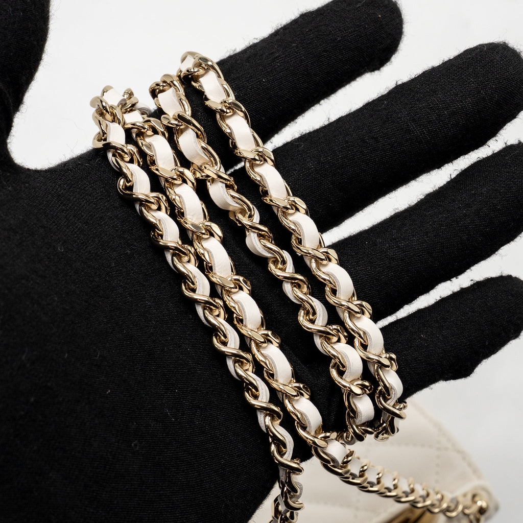 CHANEL TOP HANDLE FLAP KISS LOCK MINI CLUTCH WITH CHAIN LAMBSKIN WHITE LGHW (MICROCHIP)