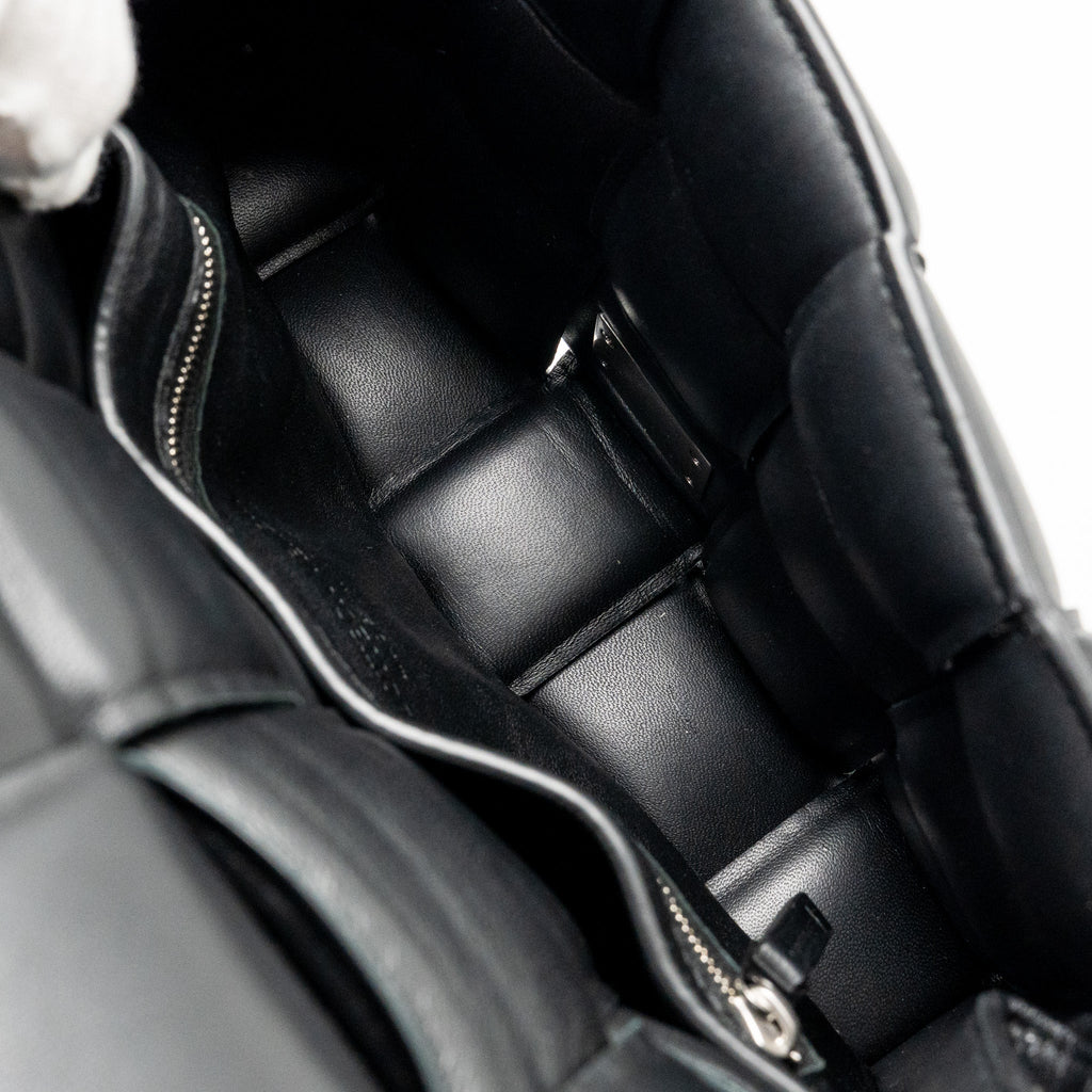 BOTTEGA VENETA PADDED CASSETTE LAMBSKIN BLACK SHW