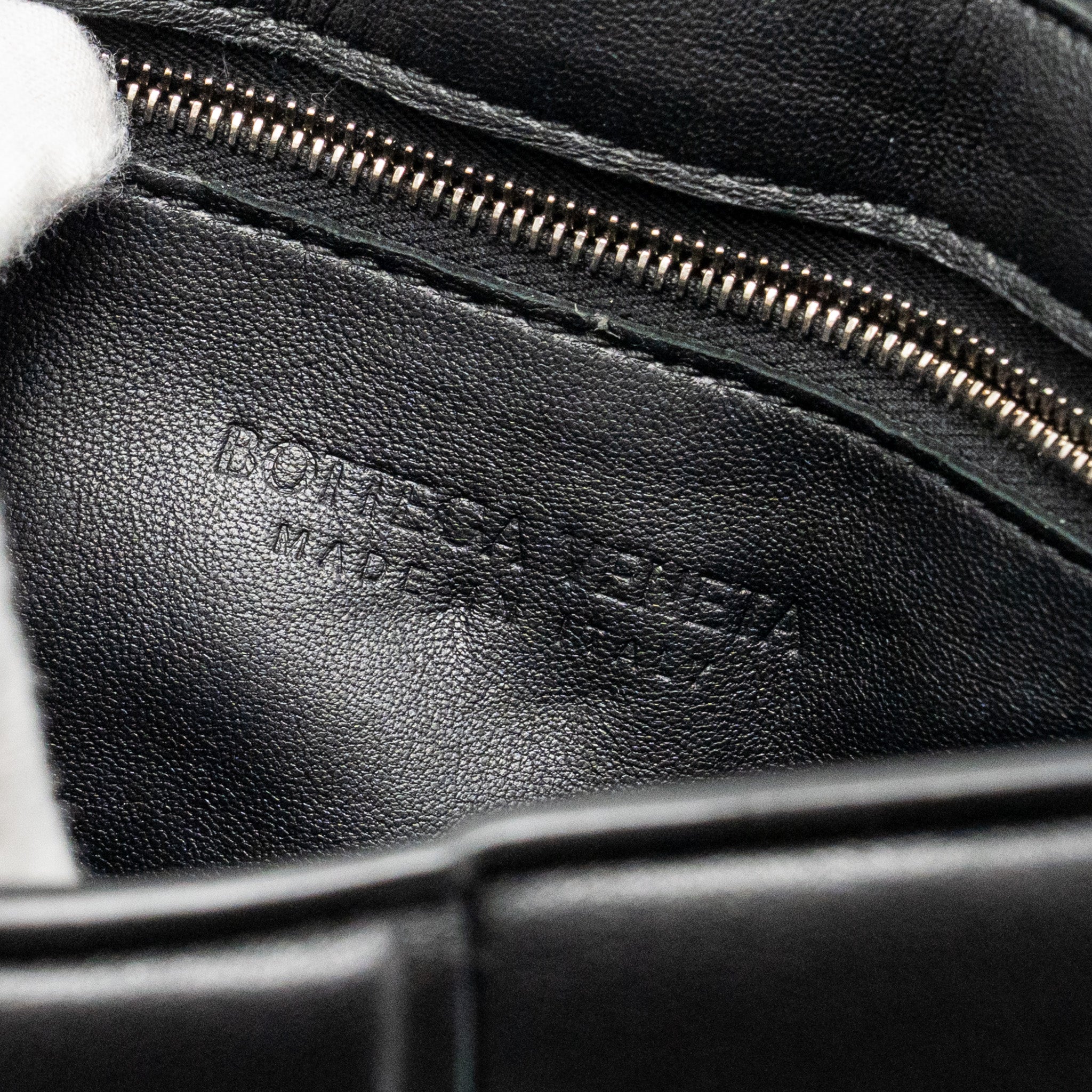 BOTTEGA VENETA PADDED CASSETTE LAMBSKIN BLACK SHW