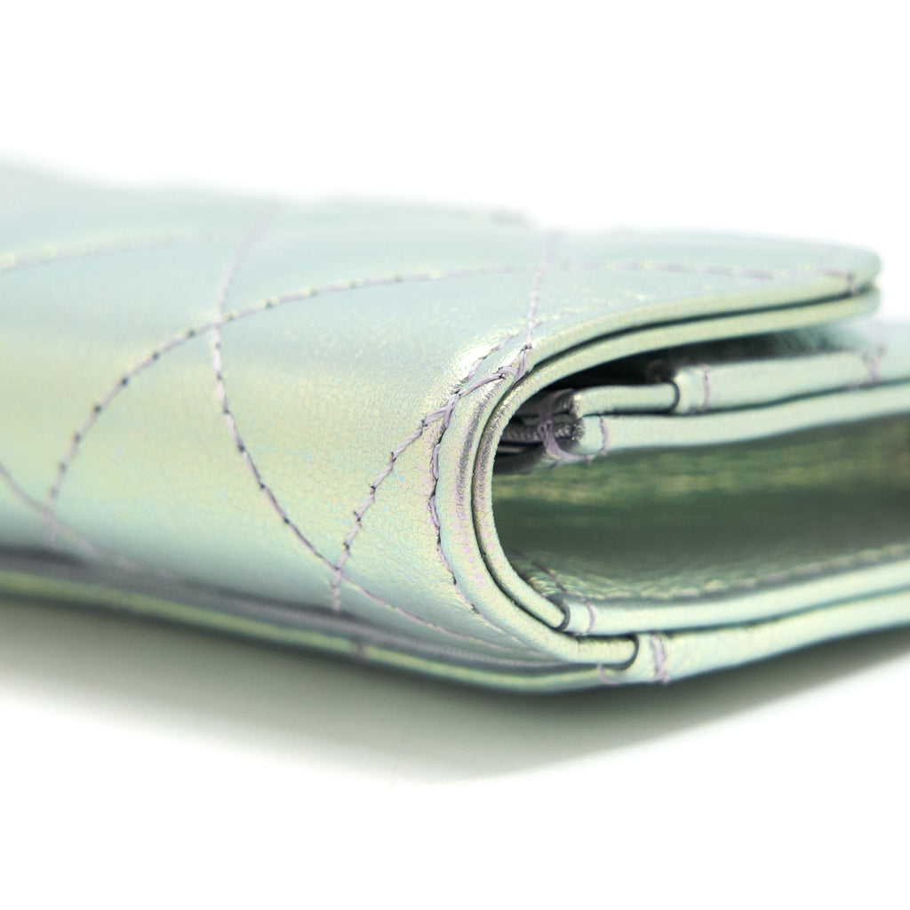 CHANEL 21K IRIDESCENT GREY FLAP CARD HOLDER