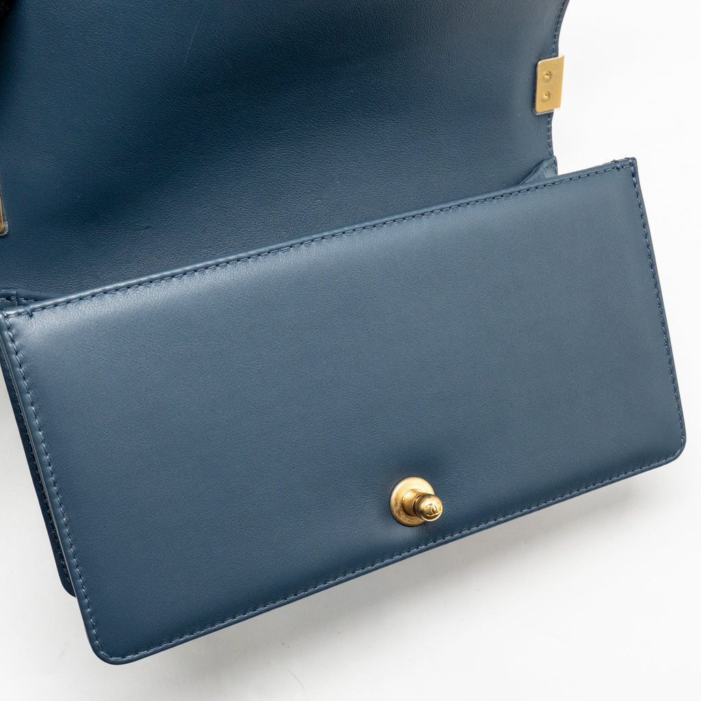 CHANEL TOP HANDLE BOY BAG CALFSKIN BLUE GHW