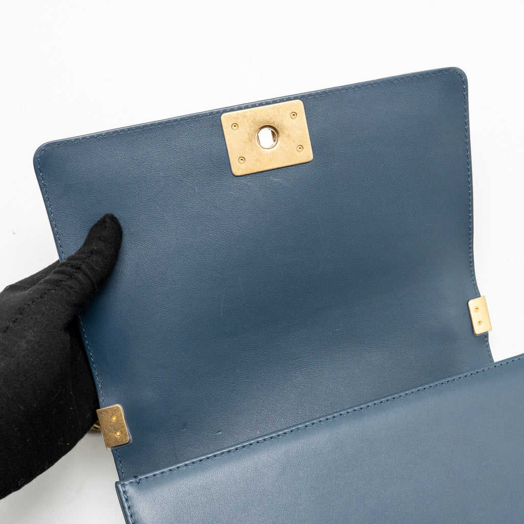 CHANEL TOP HANDLE BOY BAG CALFSKIN BLUE GHW