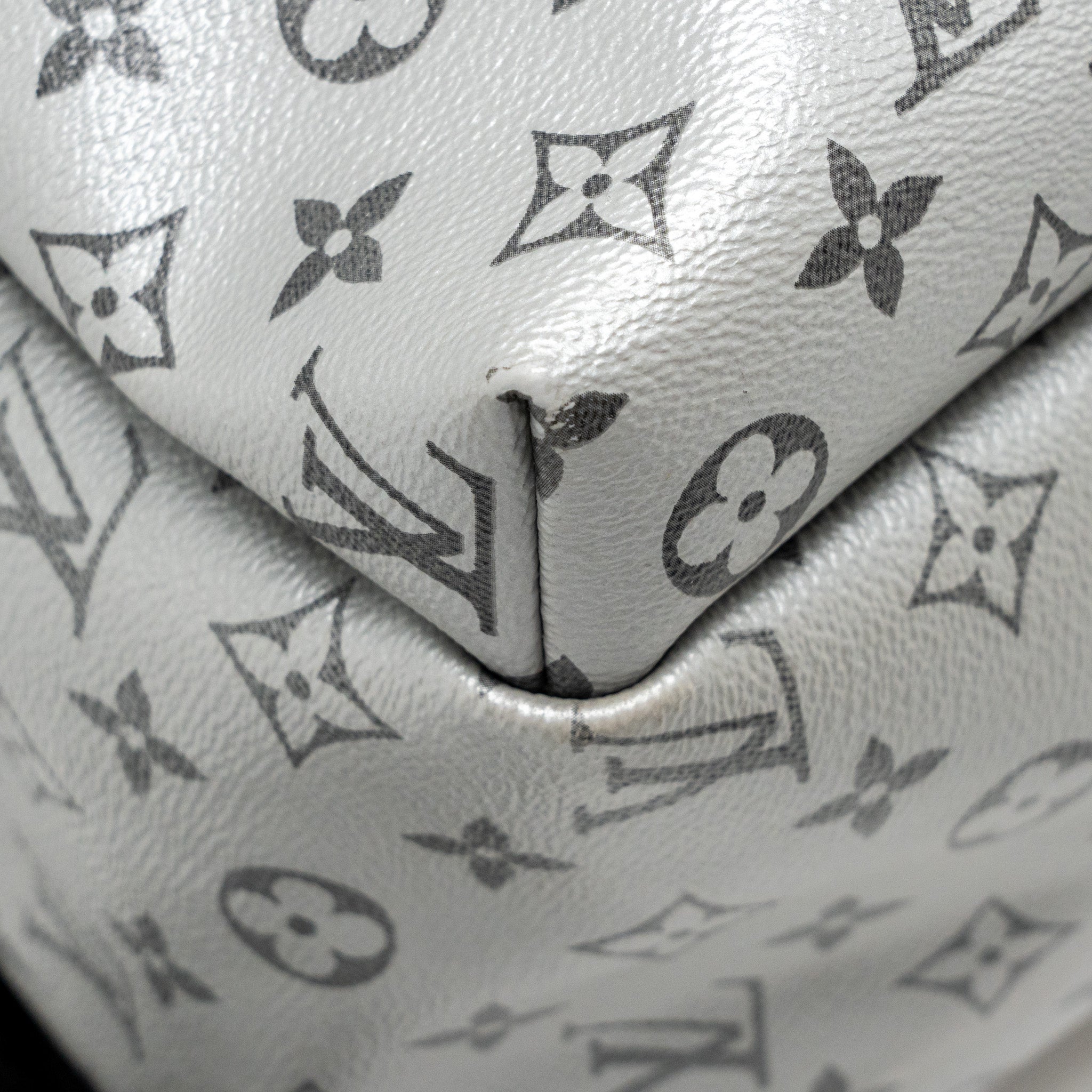LOUIS VUITTON BACKPACK APOLLO MONOGRAM CANVAS SILVER / BLACK SHW