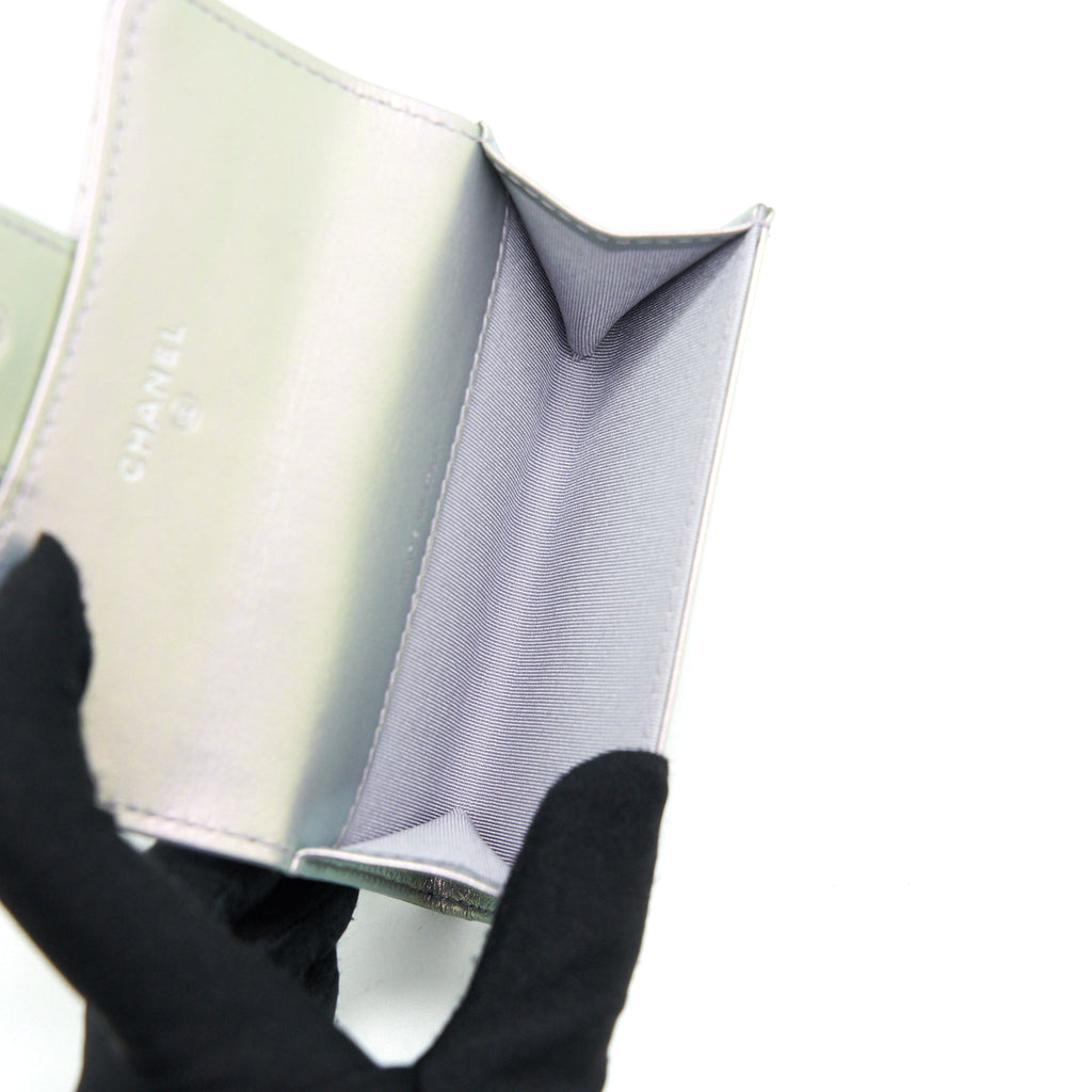 CHANEL 21K IRIDESCENT GREY FLAP CARD HOLDER