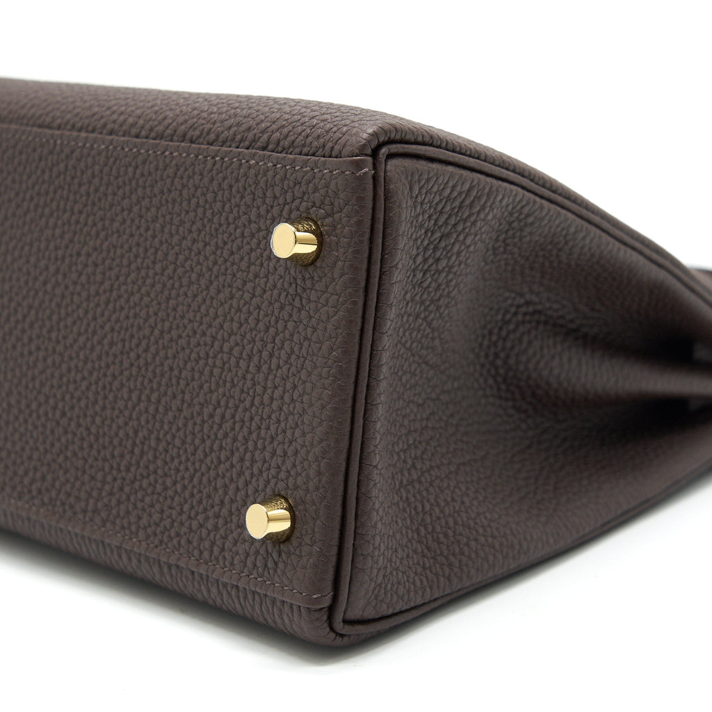 HERMES KELLY 28 CHOCOLATE GHW TOGO LEATHER