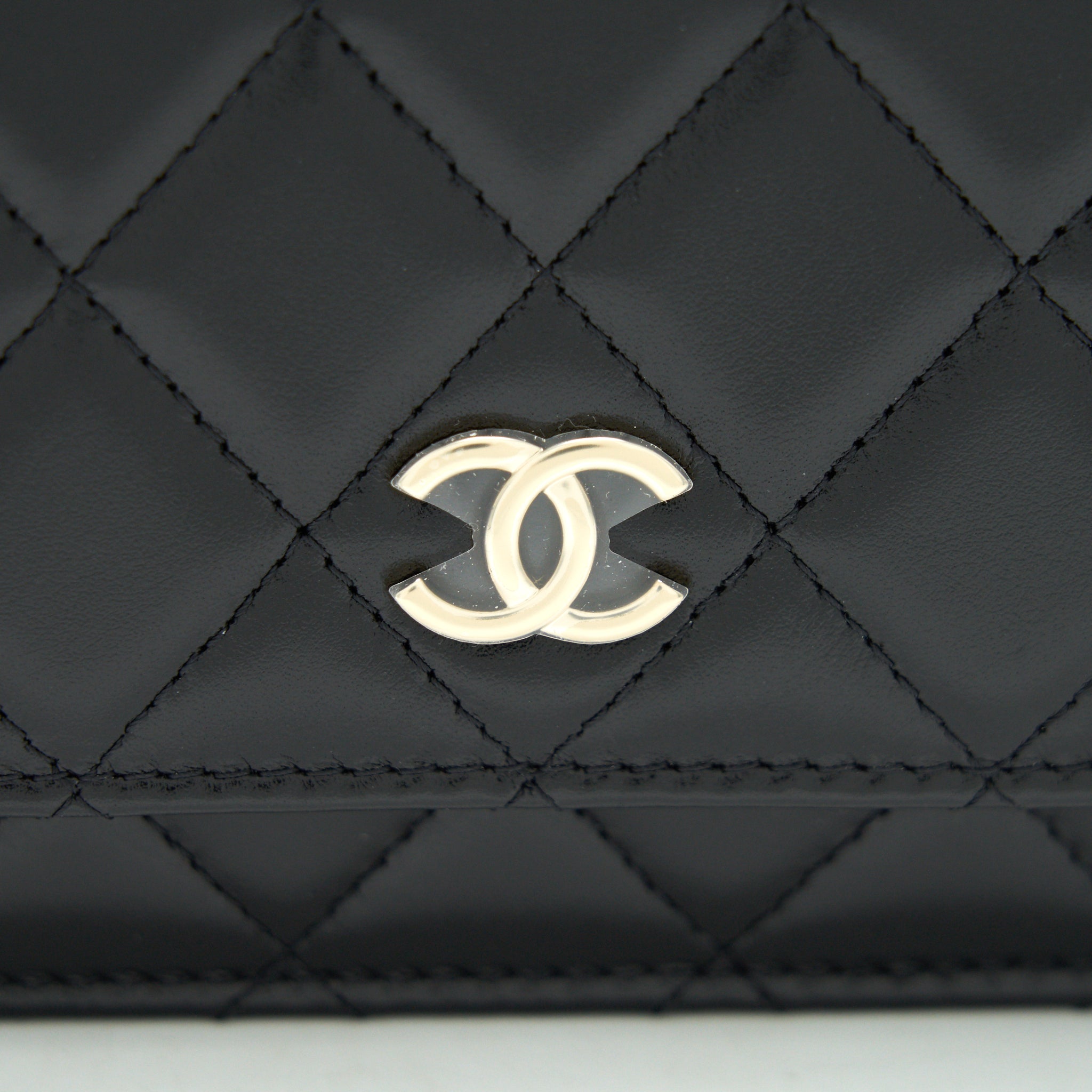 CHANEL GIANT PEARL CRUSH WALLET ON CHAIN BLACK