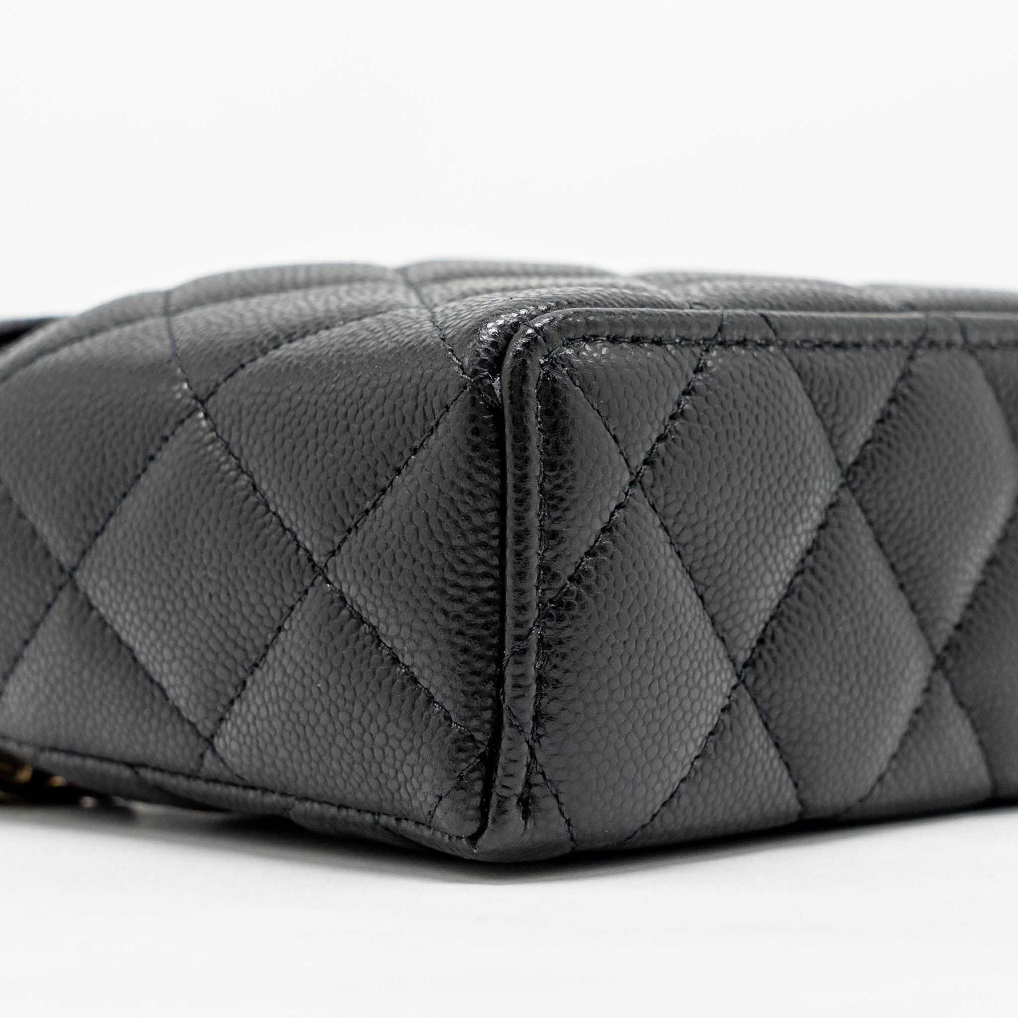 CHANEL 25P CC TOP HANDLE VANITY WITH CHAIN CAVIAR BLACK LGHW (MICROCHIP)