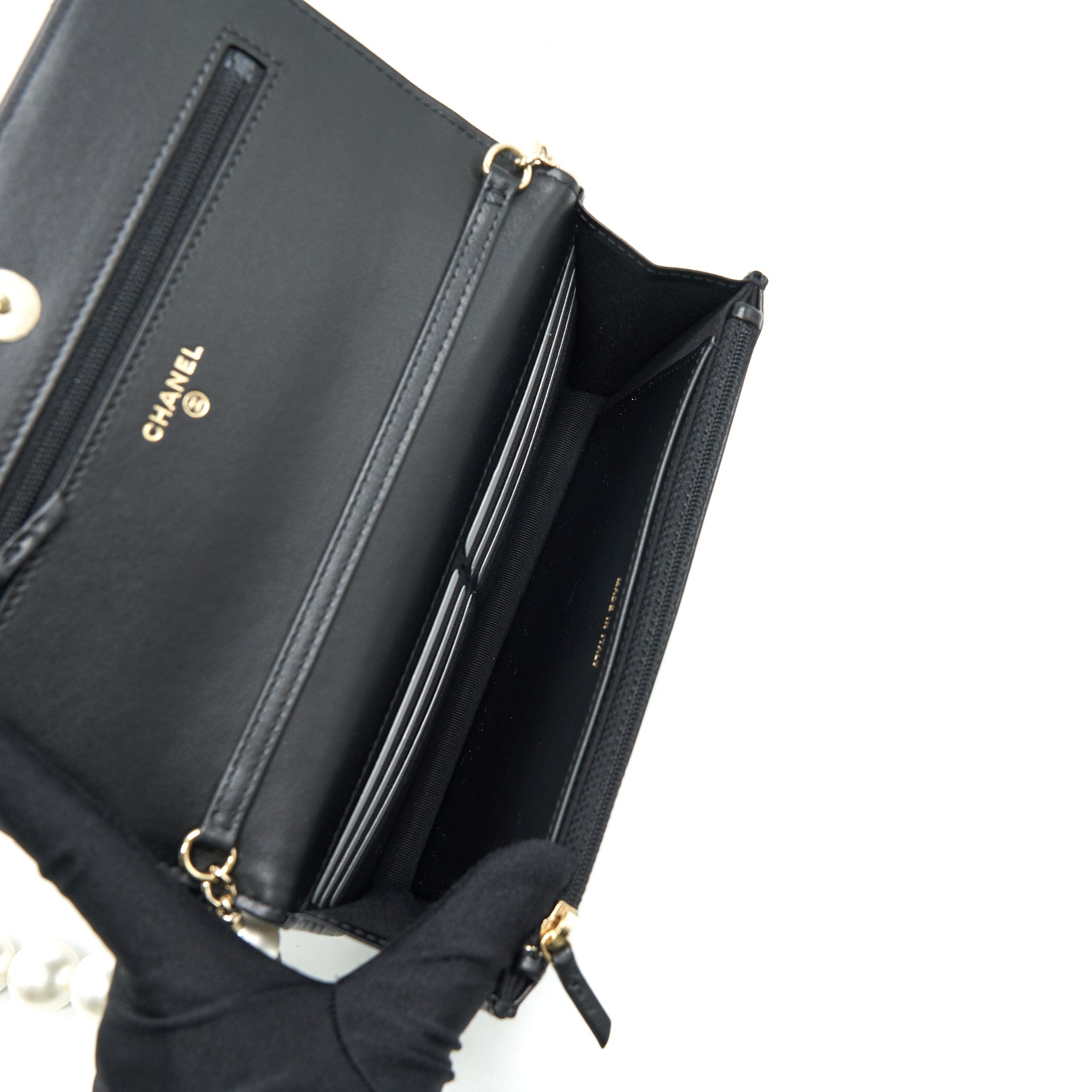 CHANEL GIANT PEARL CRUSH WALLET ON CHAIN BLACK