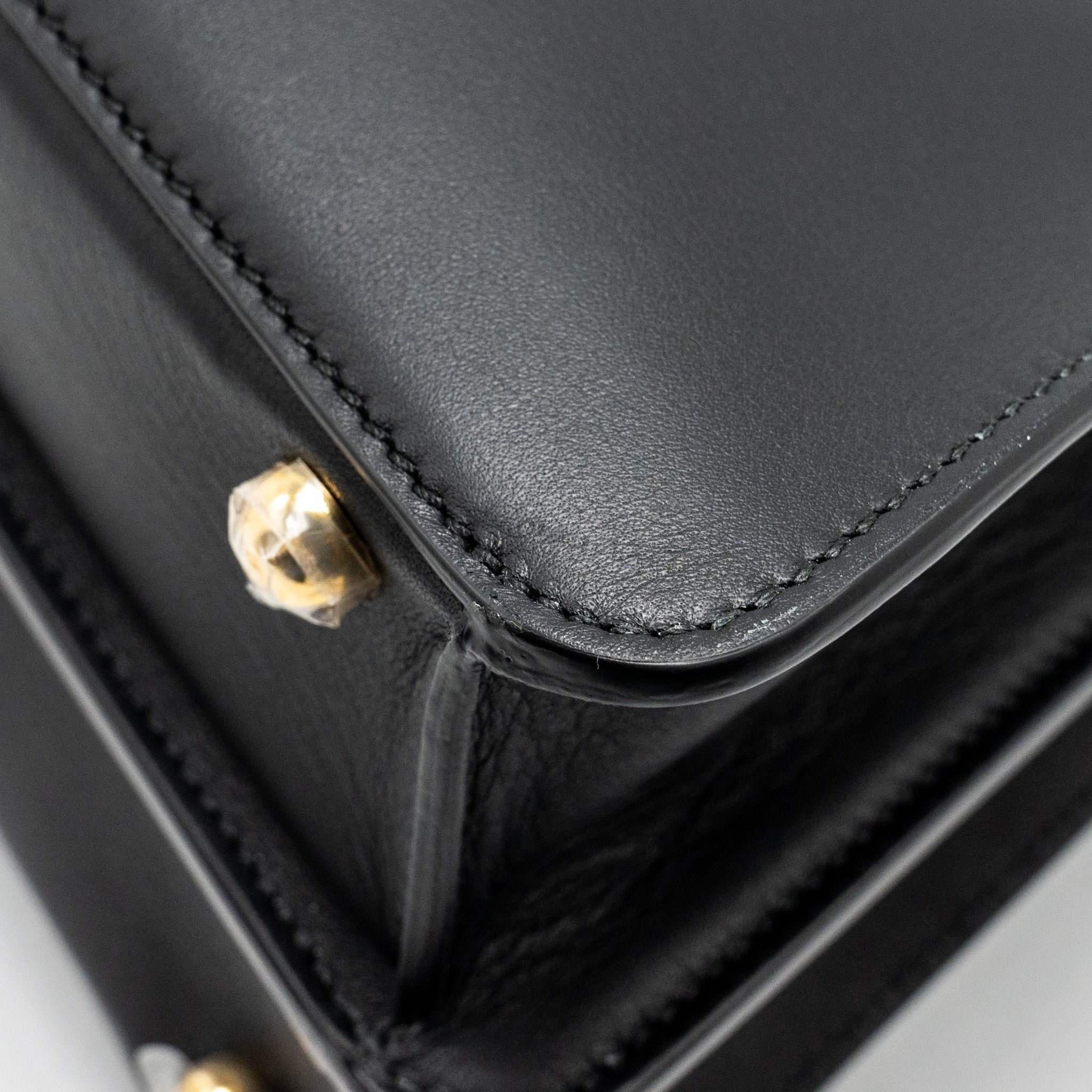 FENDI ISEEU MEDIUM PEEKABOO CALFSKIN BLACK/LIGHT PINK GHW