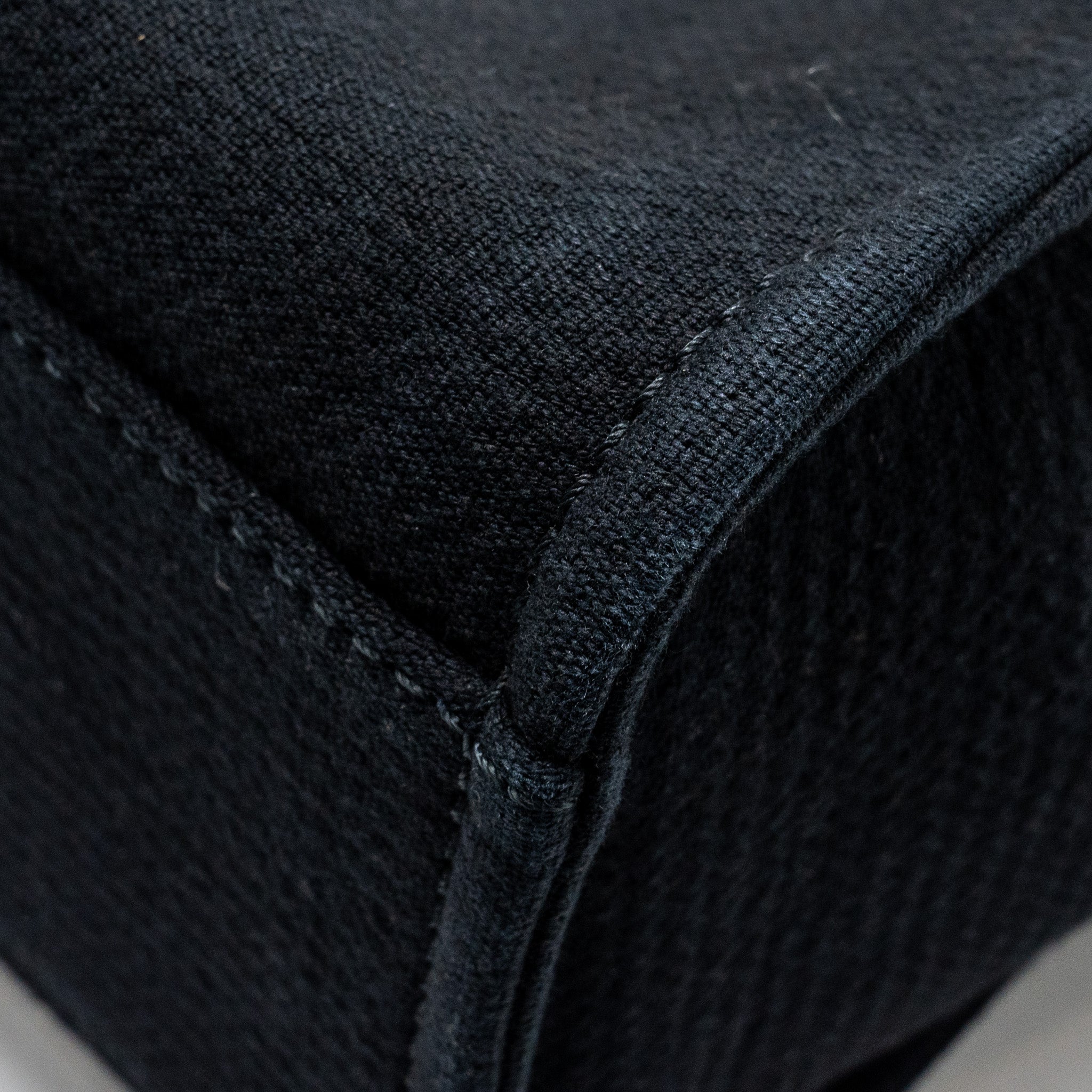 CHANEL SMALL DEAUVILLE SHOPPING TOTE BAG CALFSKIN/FABRIC BLACK LGHW (MICROCHIP)