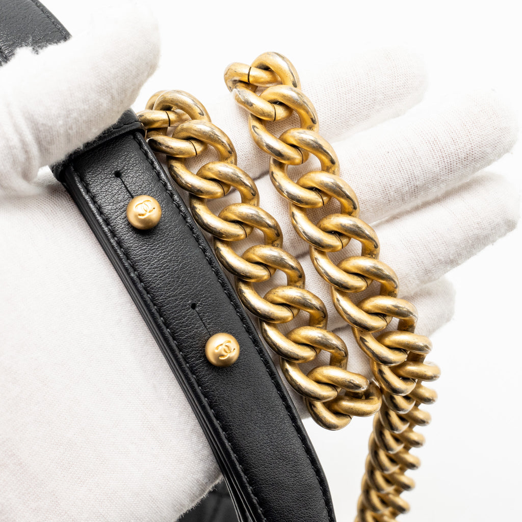 CHANEL SMALL BOY BAG CALFSKIN BLACK GHW