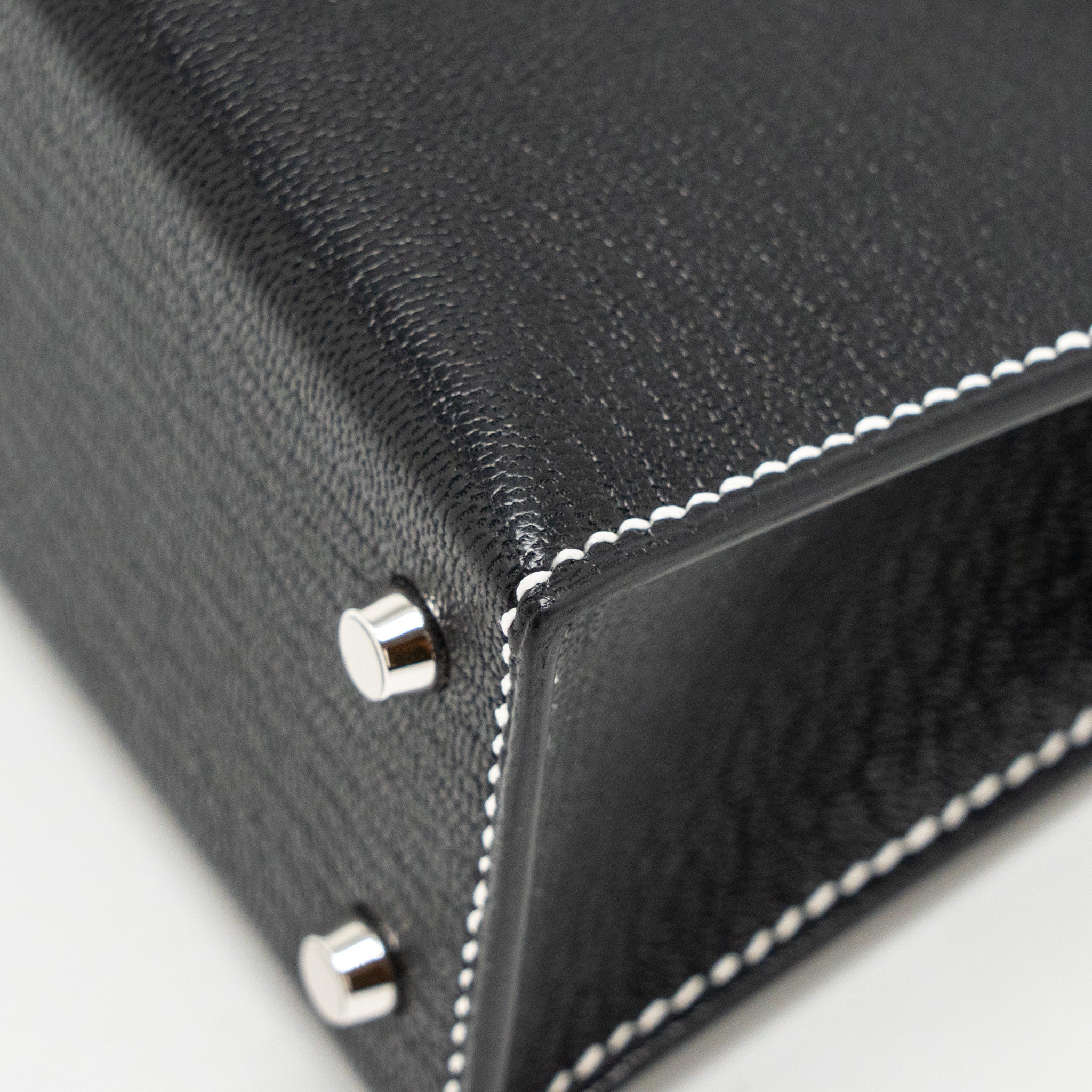 HERMES MINI KELLY II SPECIAL ORDER CHEVRE MYSORE BLACK / GRIS PERLE WHITE STITCHING SHW