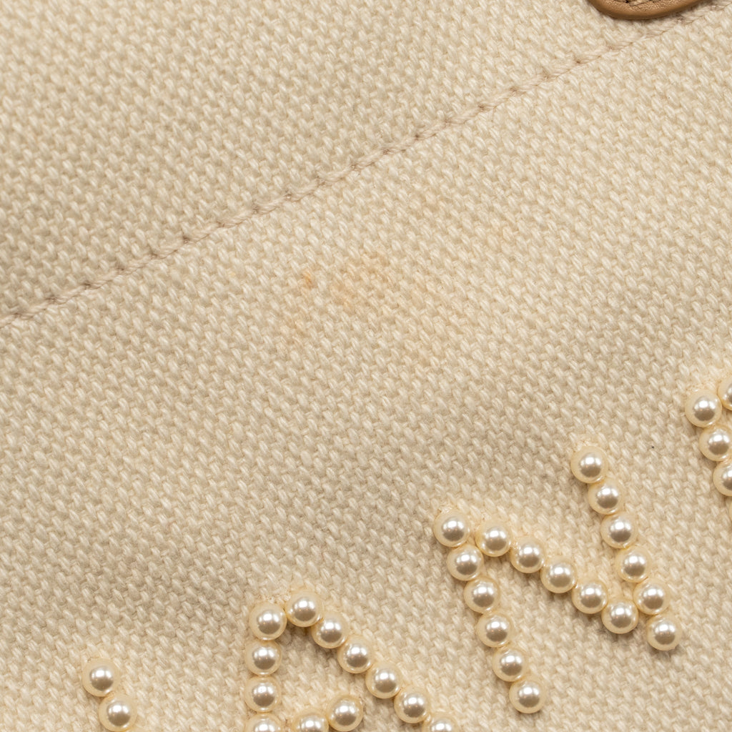 CHANEL DEAUVILLE TOTE BAG WITH PEARL LOGO FABRIC/LEATHER CREAMY WHITE/BEIGE LGHW