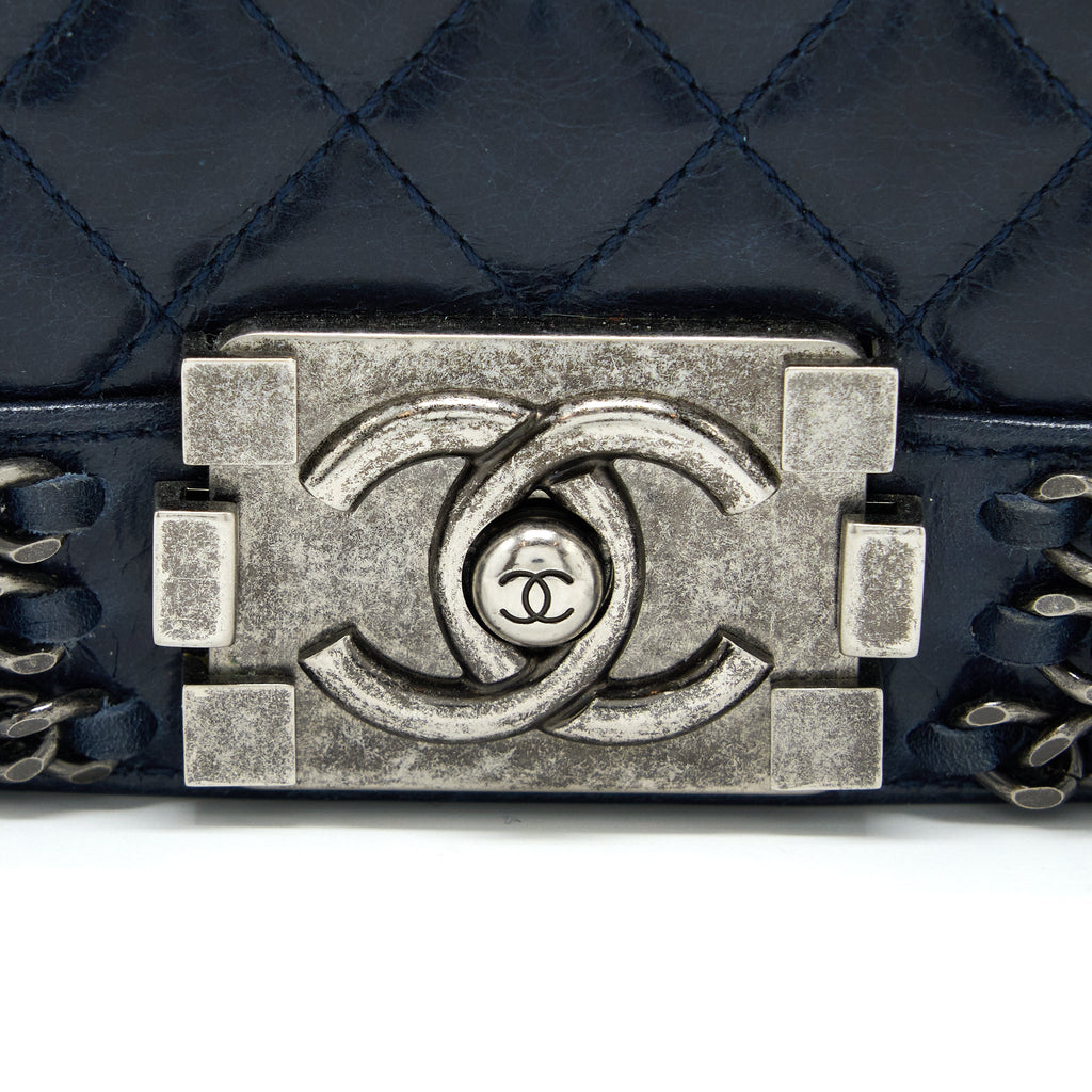 CHANEL MEDIUM BOY BAG LIMITED EDITION WITH CHAIN EDGE AGED CALFSKIN NAVY RUTHENIUM HARDWARE