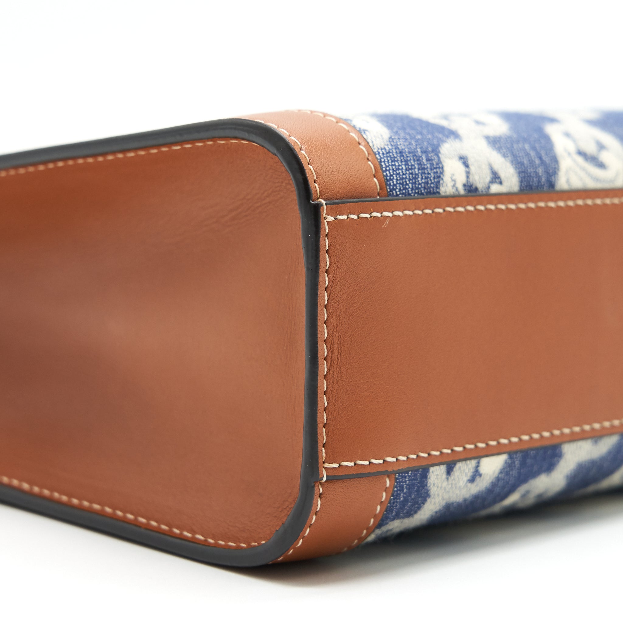 CELINE SMALL VERTICAL CABAS CELINE IN MAILLON TRIOMPHE JACQUARD AND CALFSKIN NAVY / TAN