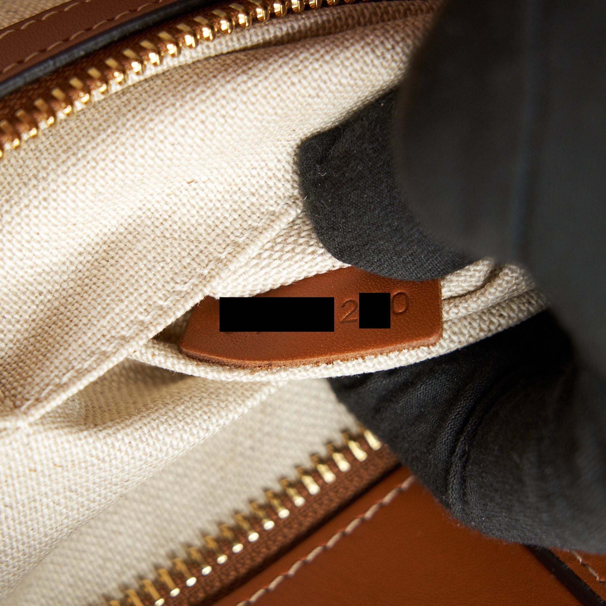 CELINE SMALL VERTICAL CABAS CELINE IN MAILLON TRIOMPHE JACQUARD AND CALFSKIN NAVY / TAN
