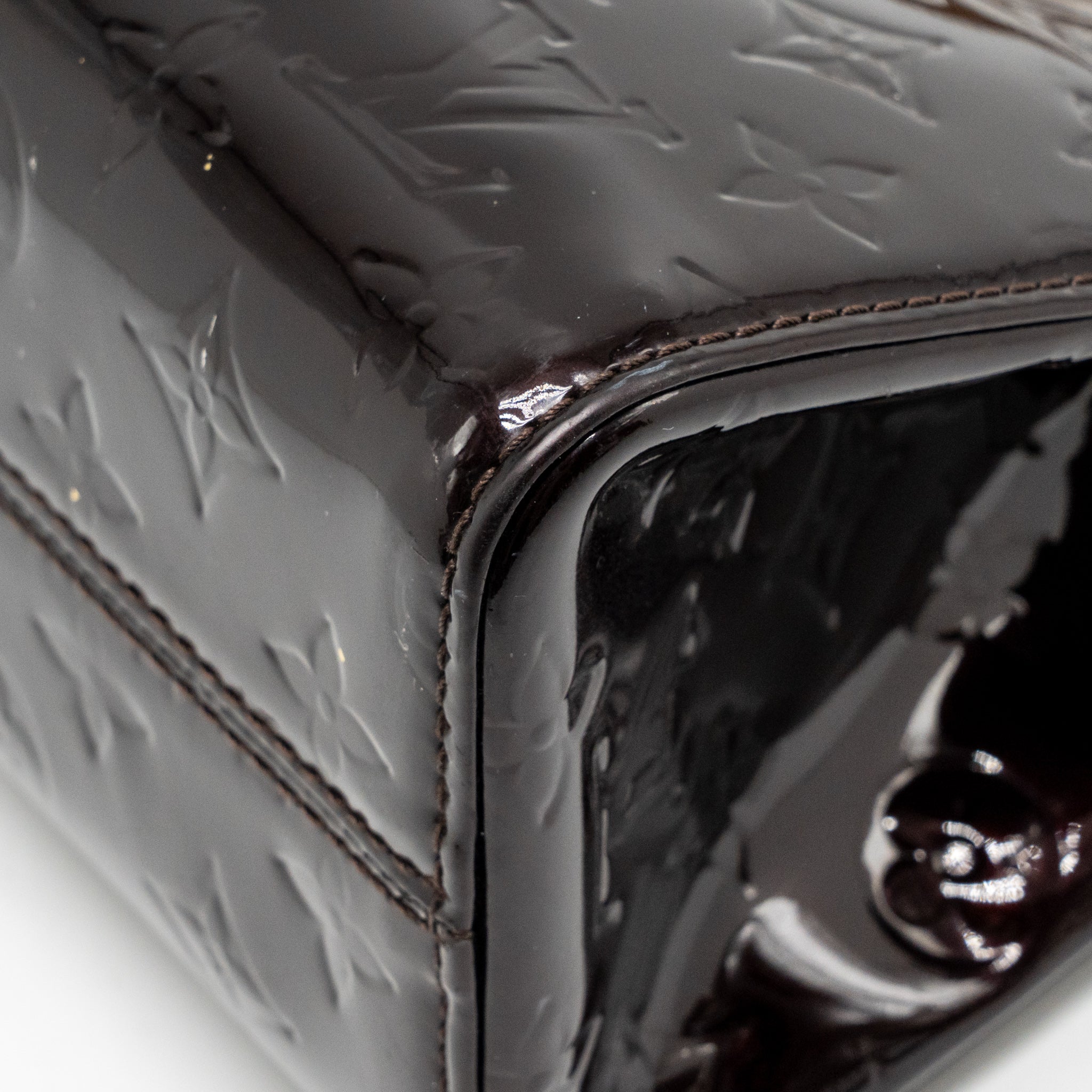 LOUIS VUITTON ROXBURY DRIVE MONOGRAM VERNIS AMARANTE GHW