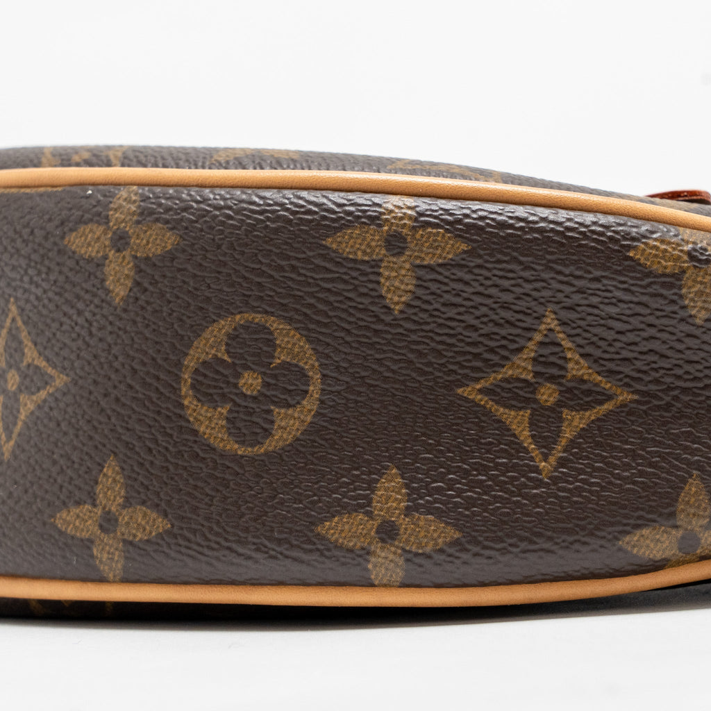 LOUIS VUITTON LOOP BAG MONOGRAM CANVAS GHW
