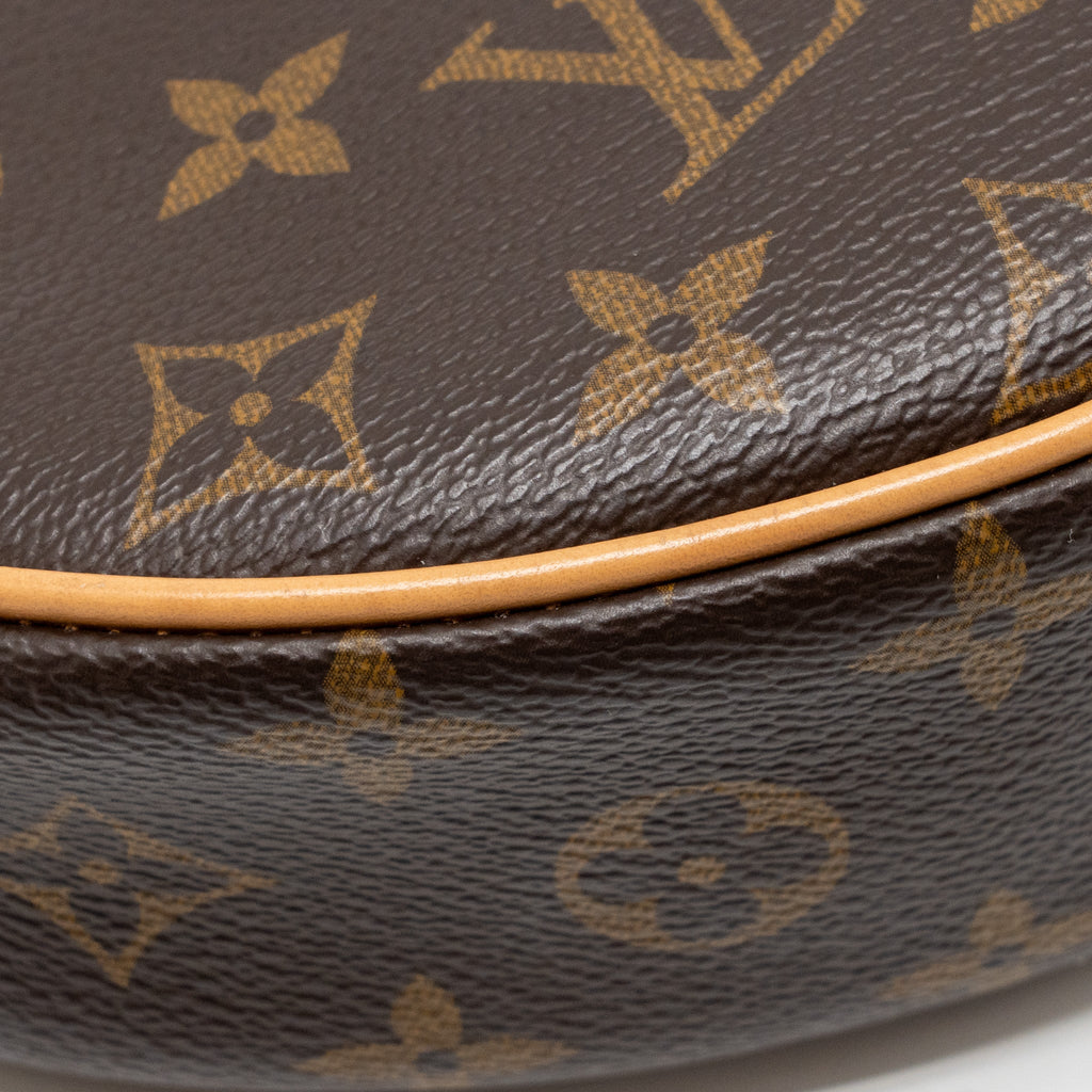 LOUIS VUITTON LOOP BAG MONOGRAM CANVAS GHW