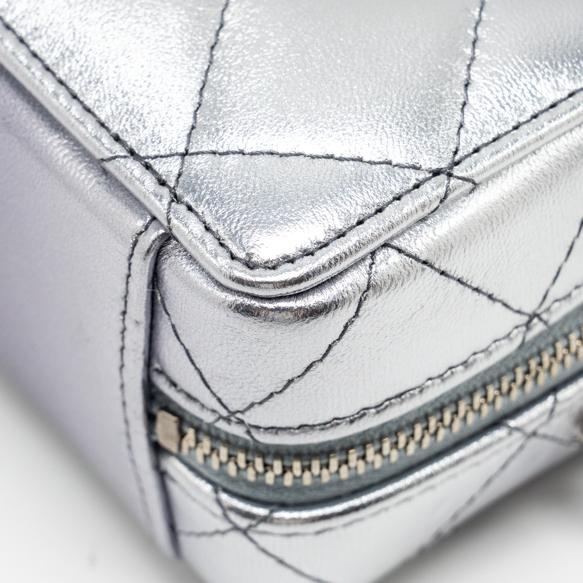 CHANEL MINI VANITY WITH GIANT CHAIN LAMBSKIN METALLIC GREY SHW
