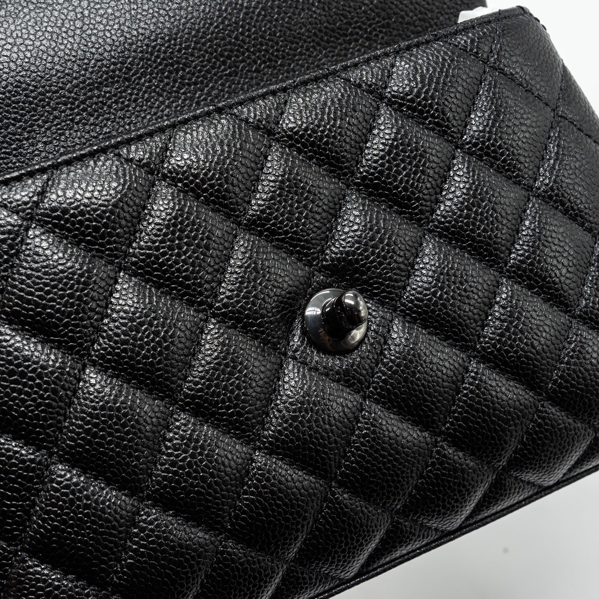 CHANEL SMALL COCO HANDLE CAVIAR SO BLACK / BLACK HARDWARE