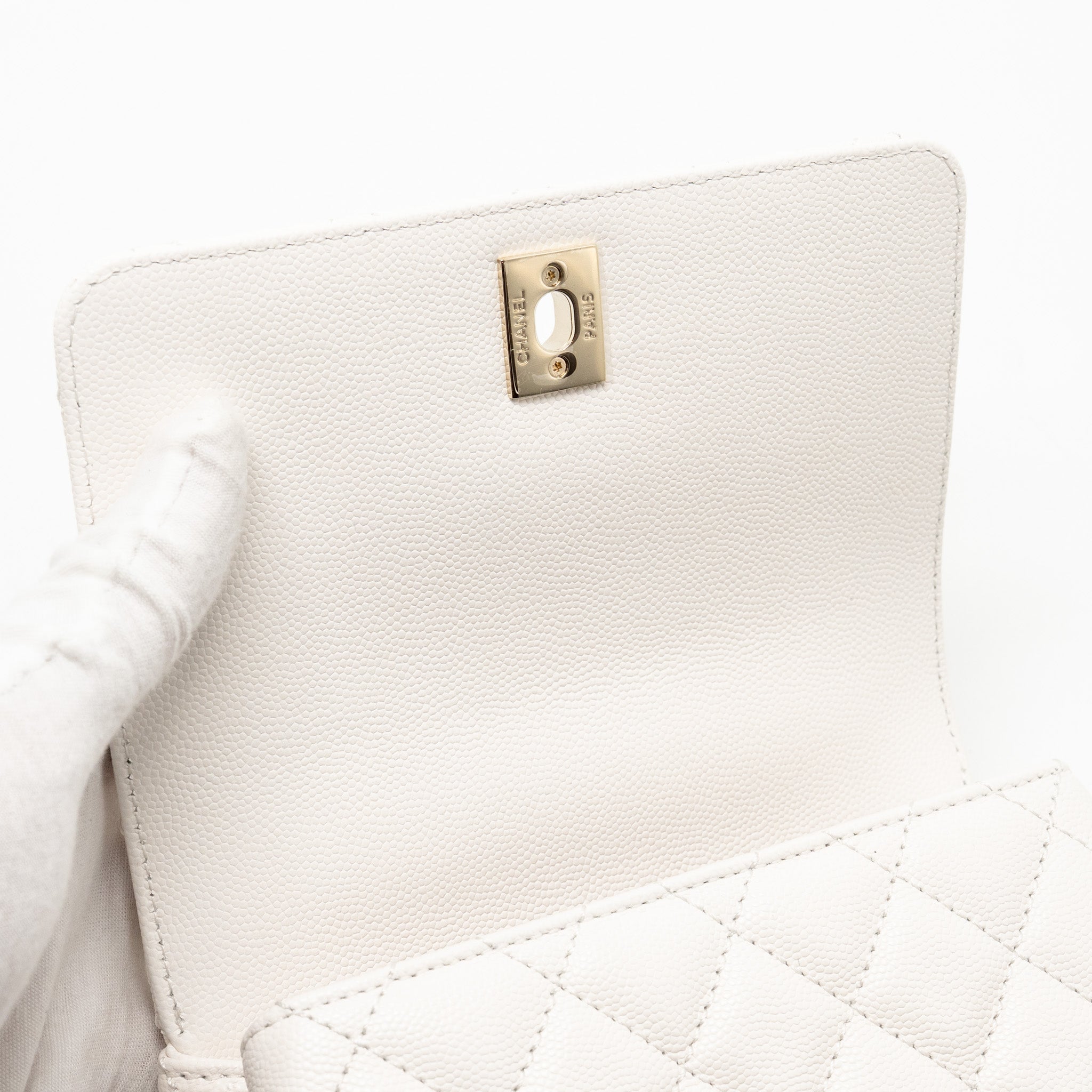 CHANEL MINI COCO HANDLE CAVIAR WHITE LGHW (MICROCHIP)