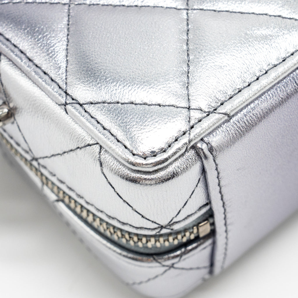 CHANEL MINI VANITY WITH GIANT CHAIN LAMBSKIN METALLIC GREY SHW
