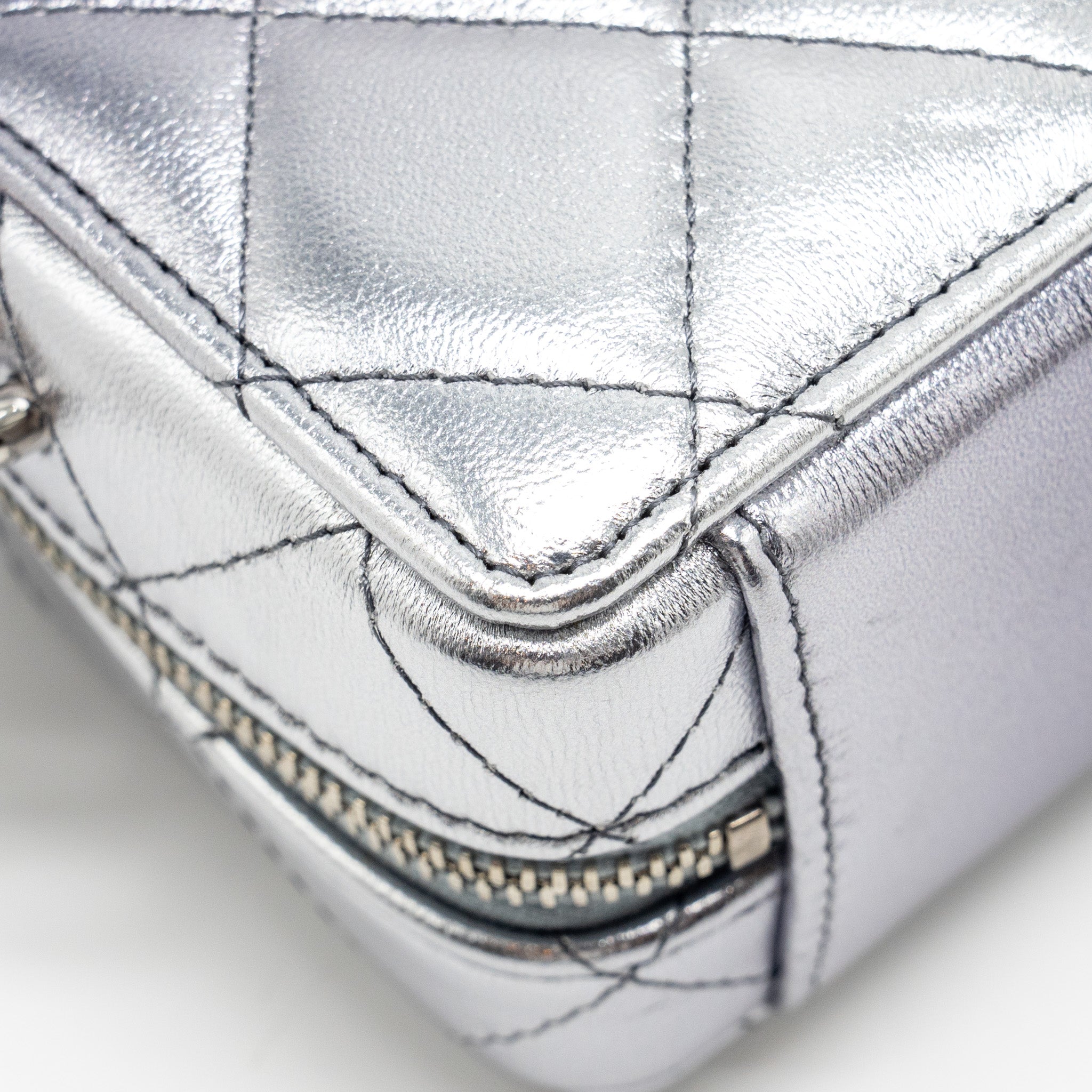 CHANEL MINI VANITY WITH GIANT CHAIN LAMBSKIN METALLIC GREY SHW