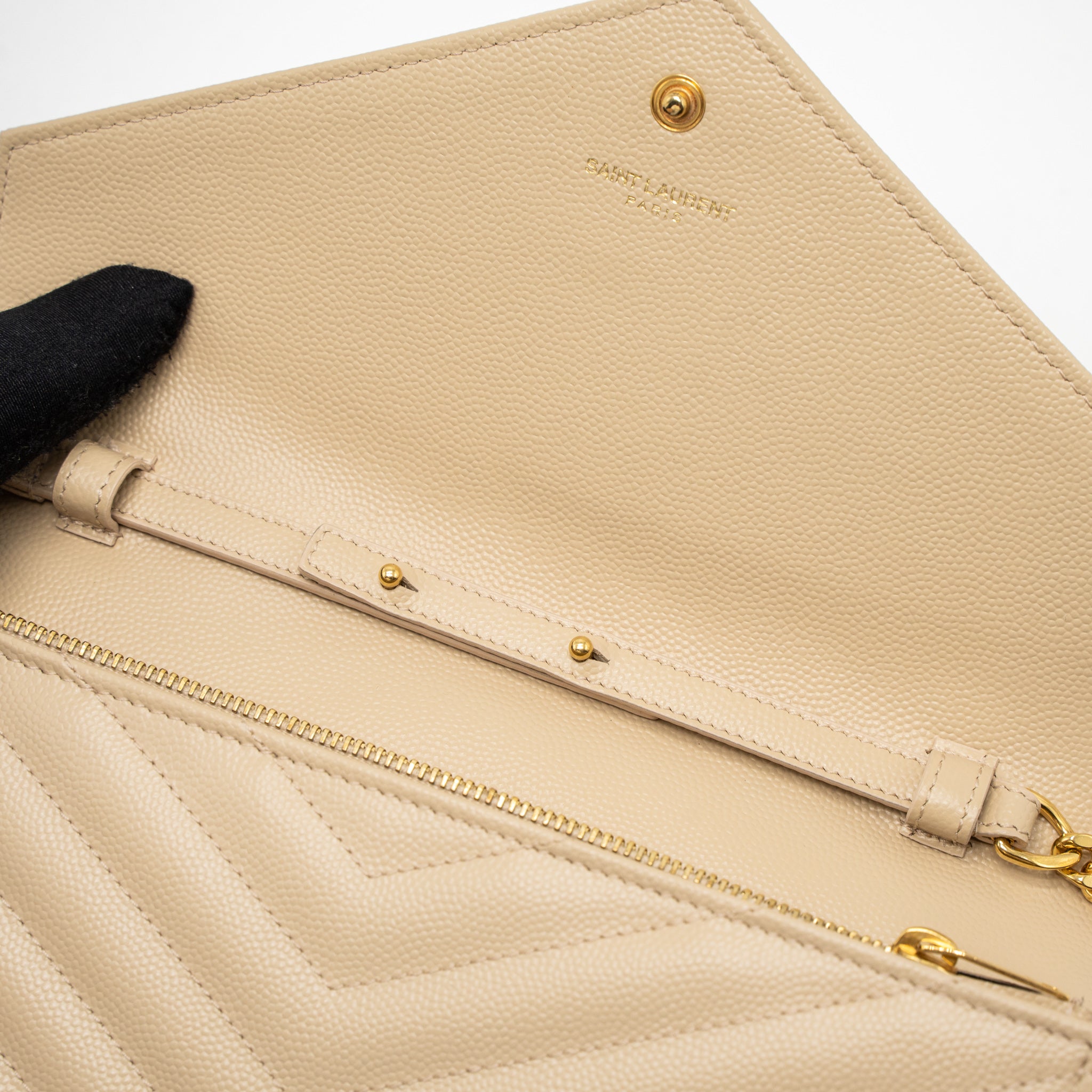SAINT LAURENT CASSANDRE MATELASSE CHAIN WALLET GRAINED CALFSKIN BEIGE GHW