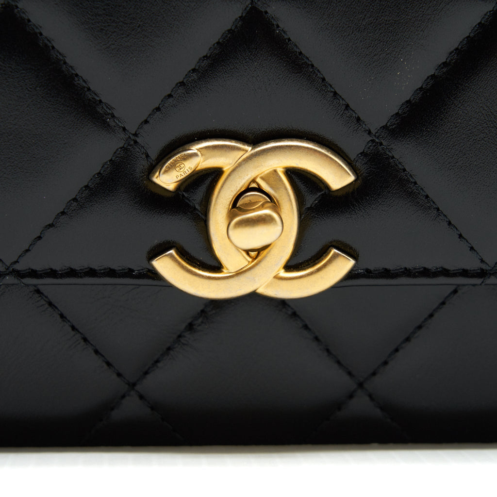 CHANEL 21A GOLD CRUSH FLAP BAG CALFSKIN BLACK GHW