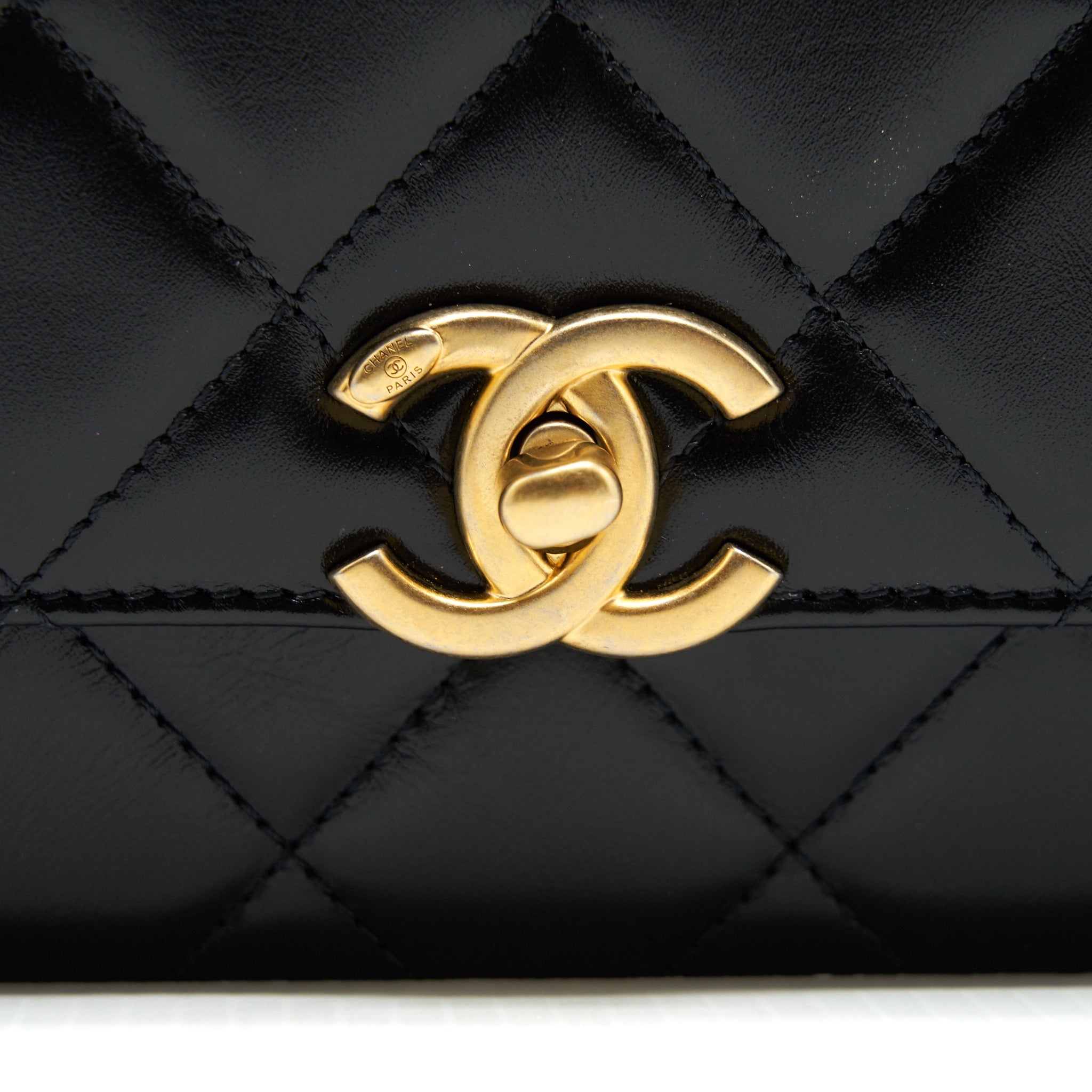 CHANEL 21A GOLD CRUSH FLAP BAG CALFSKIN BLACK GHW