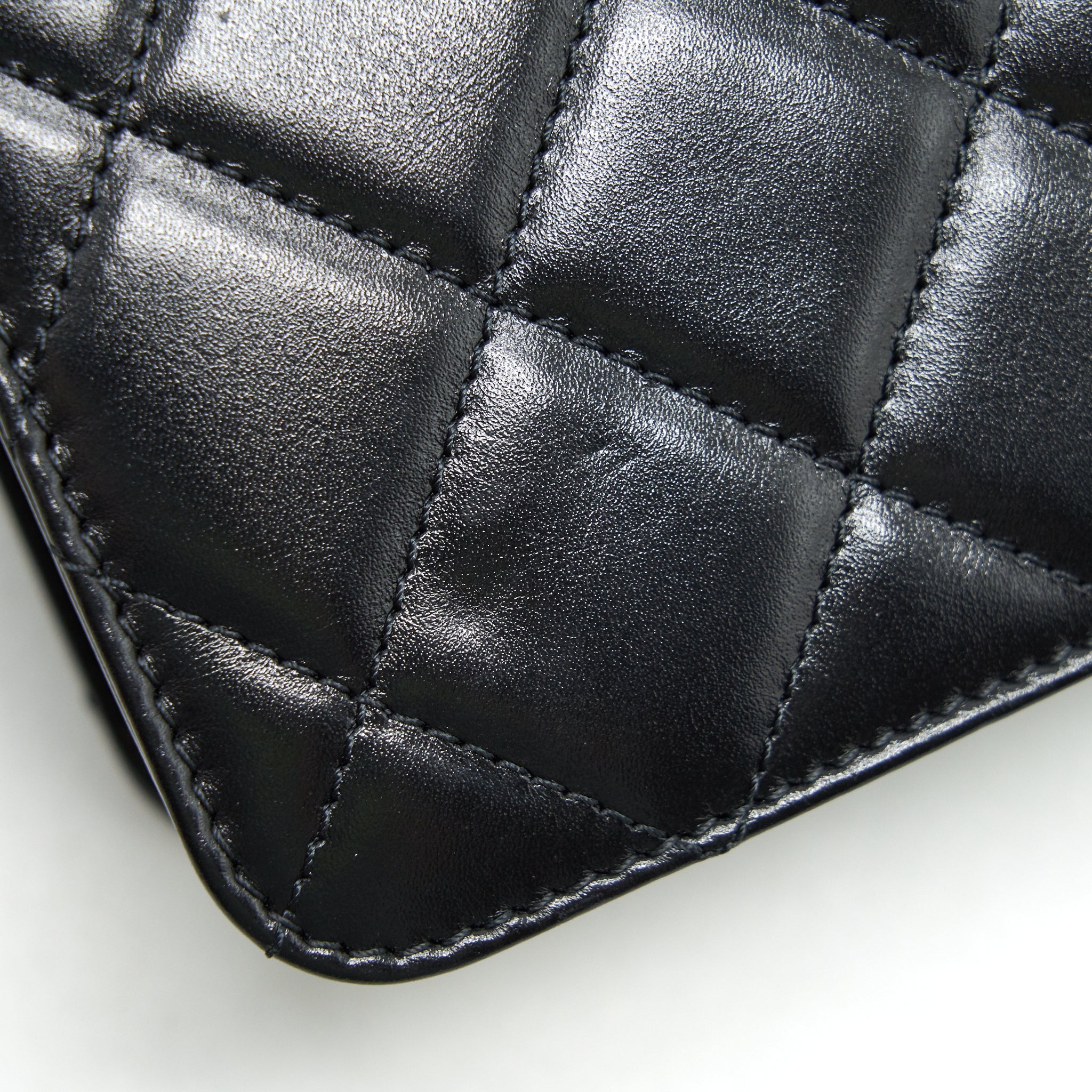 CHANEL 21A GOLD CRUSH FLAP BAG CALFSKIN BLACK GHW