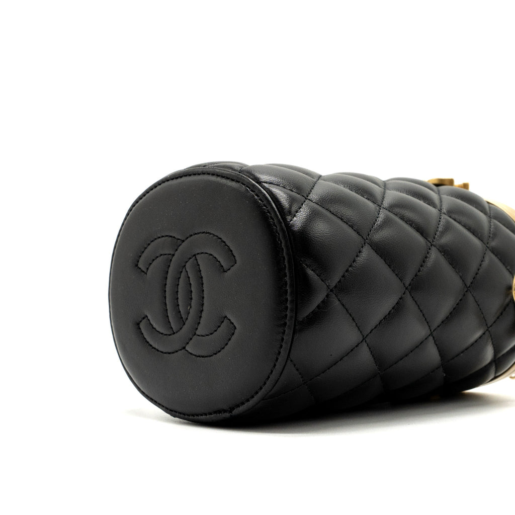 CHANEL 21A VANITY WITH CHAIN LAMBSKIN BLACK GHW (MICROCHIP)