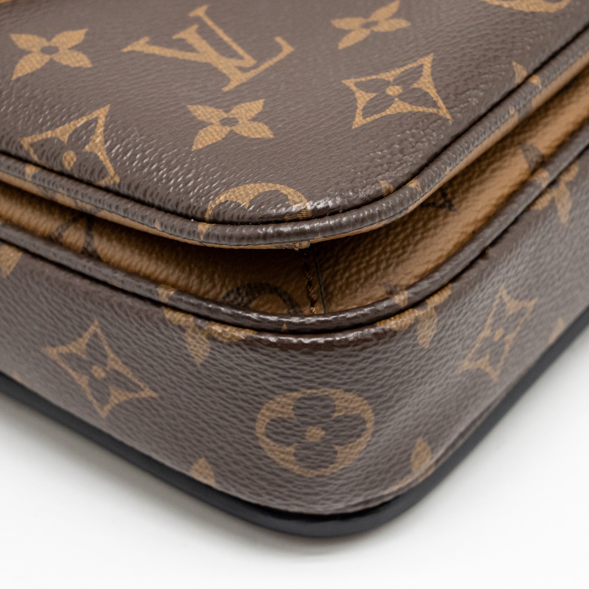 LOUIS VUITTON POCHETTE METIS MONOGRAM REVERSE CANVAS GHW