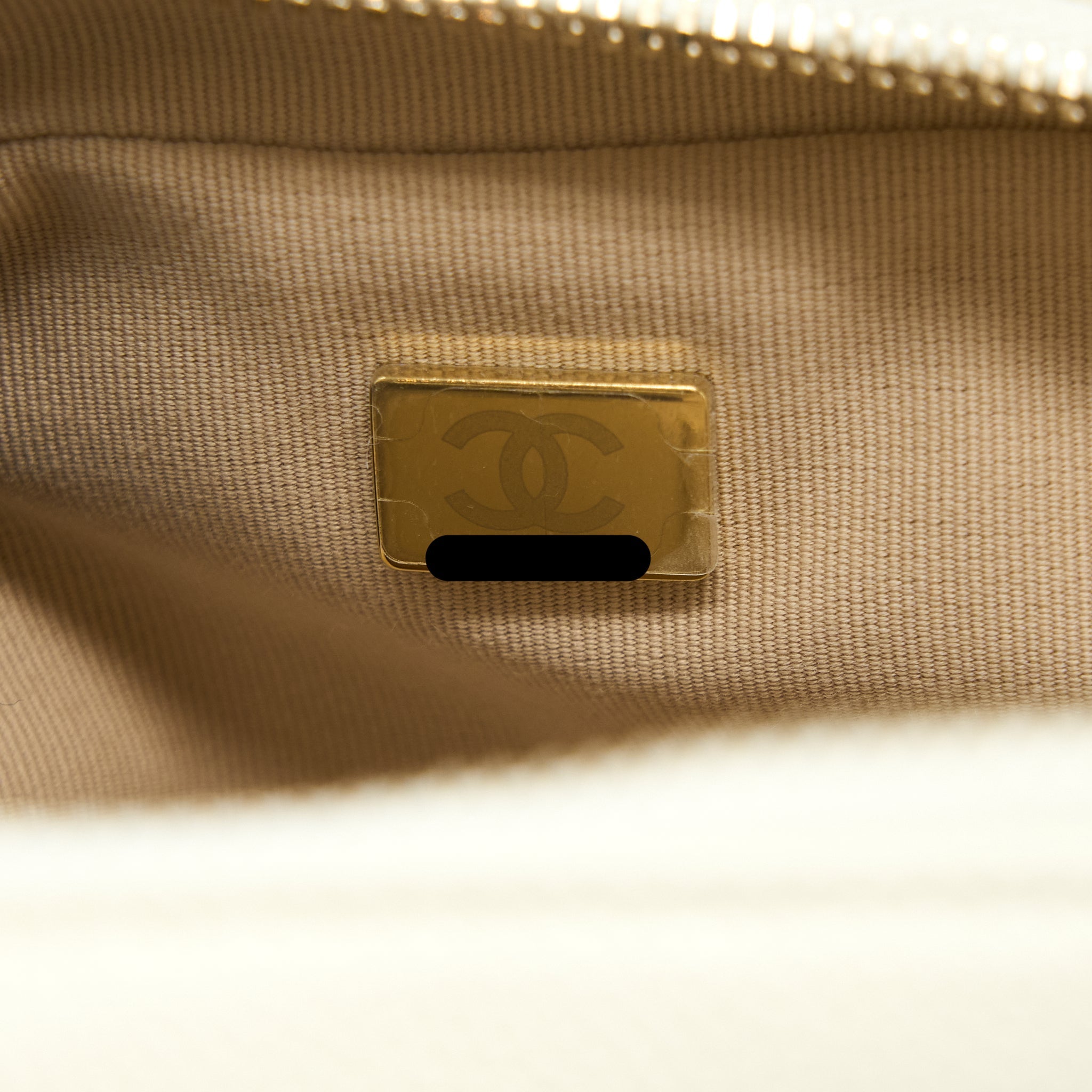 CHANEL 22P FLAP BACKPACK CAVIAR WHITE BRUSHED GHW (MICROCHIP)