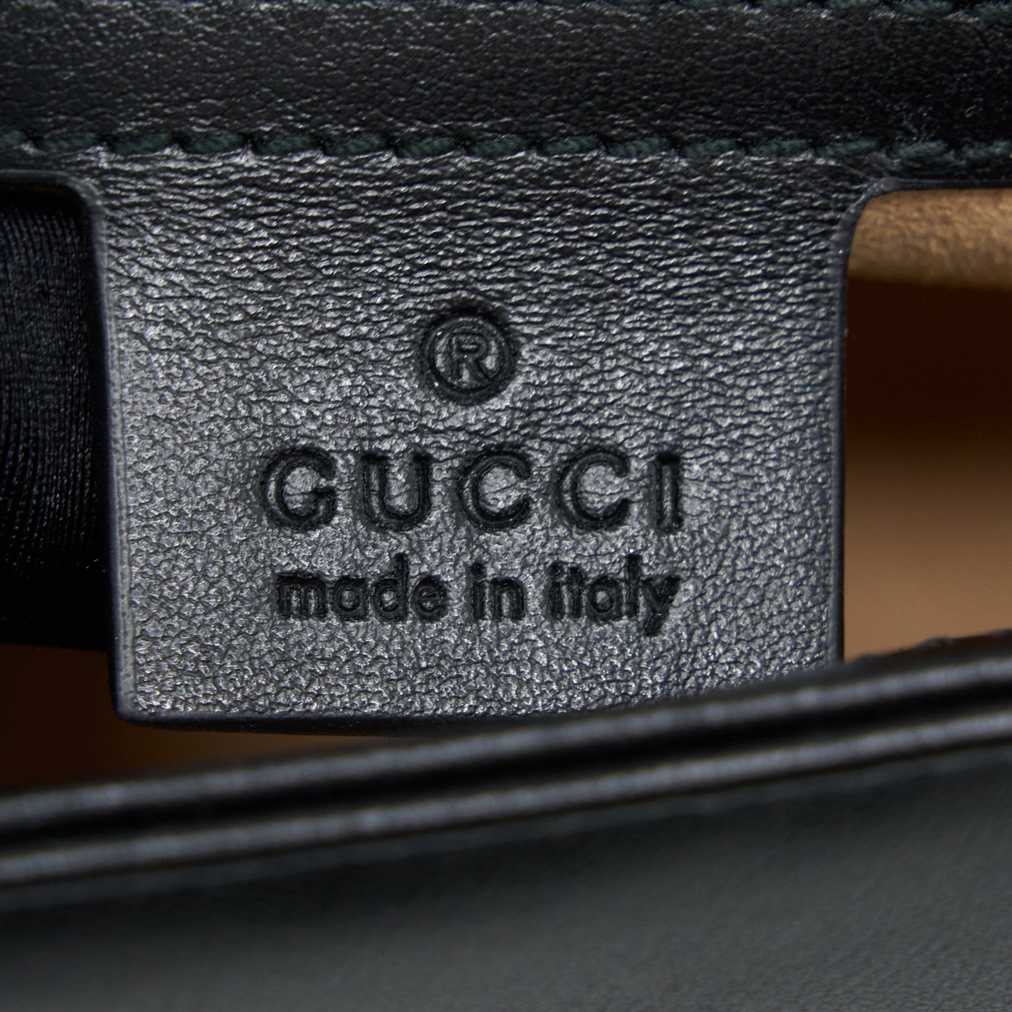 GUCCI GG MARMONT SMALL MATELASSE SHOULDER BAG BLACK GHW