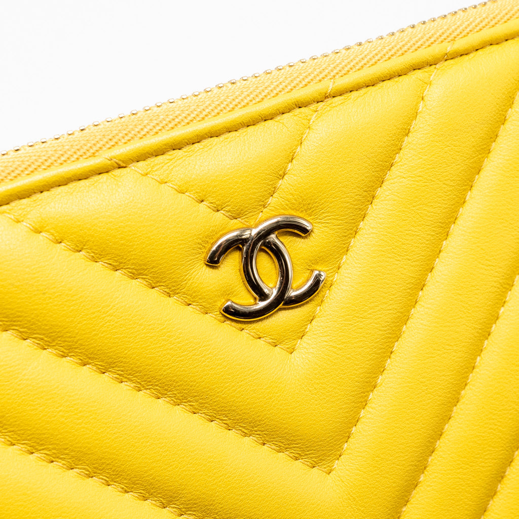 CHANEL CHEVRON ZIP POUCH / CLUTCH LAMBSKIN YELLOW LGHW