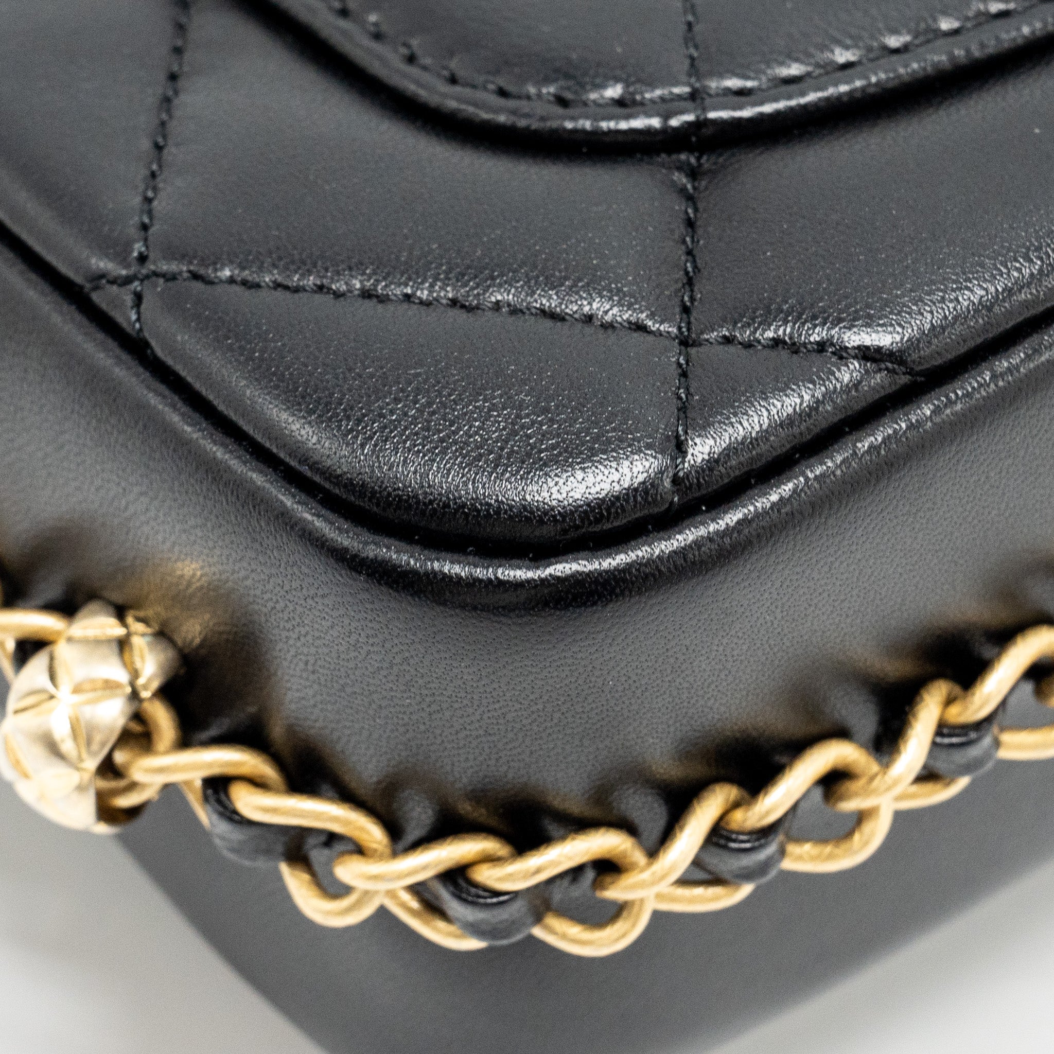 CHANEL QUILTED FLAP BAG WITH DETAILED LOGO AND CHAIN LAMBSKIN BLACK GHW (MICROCHIP)