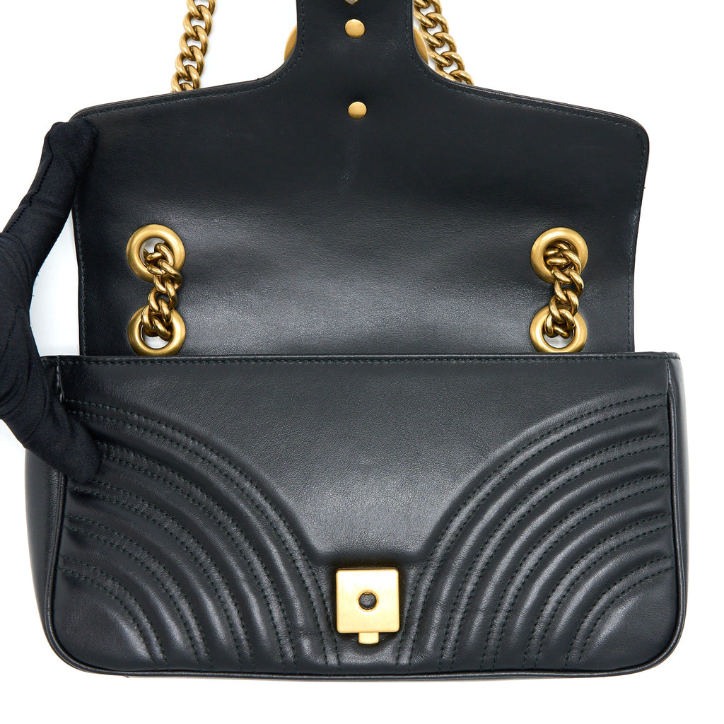 GUCCI GG MARMONT SMALL MATELASSE SHOULDER BAG BLACK GHW