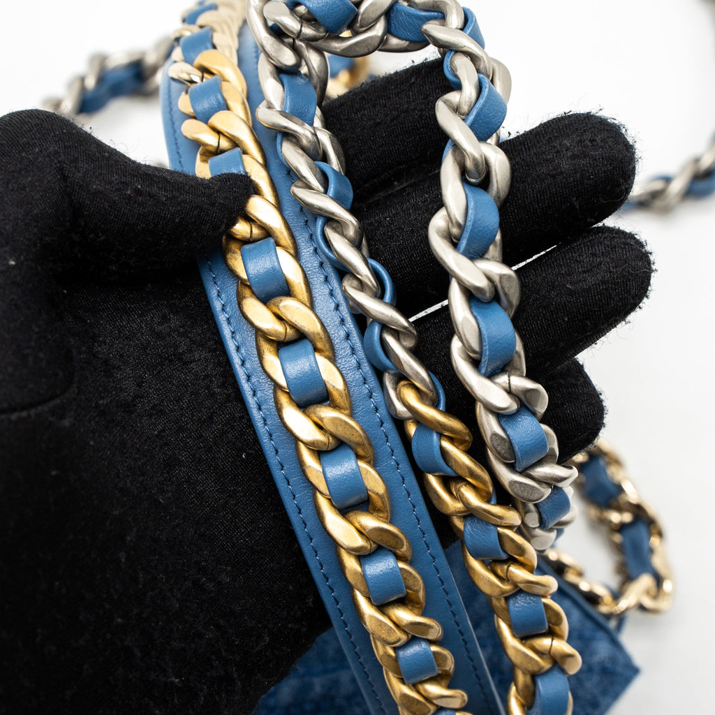 CHANEL 19 WALLET ON CHAIN DENIM BLUE MULTICOLOR HARDWARE (MICROCHIP)