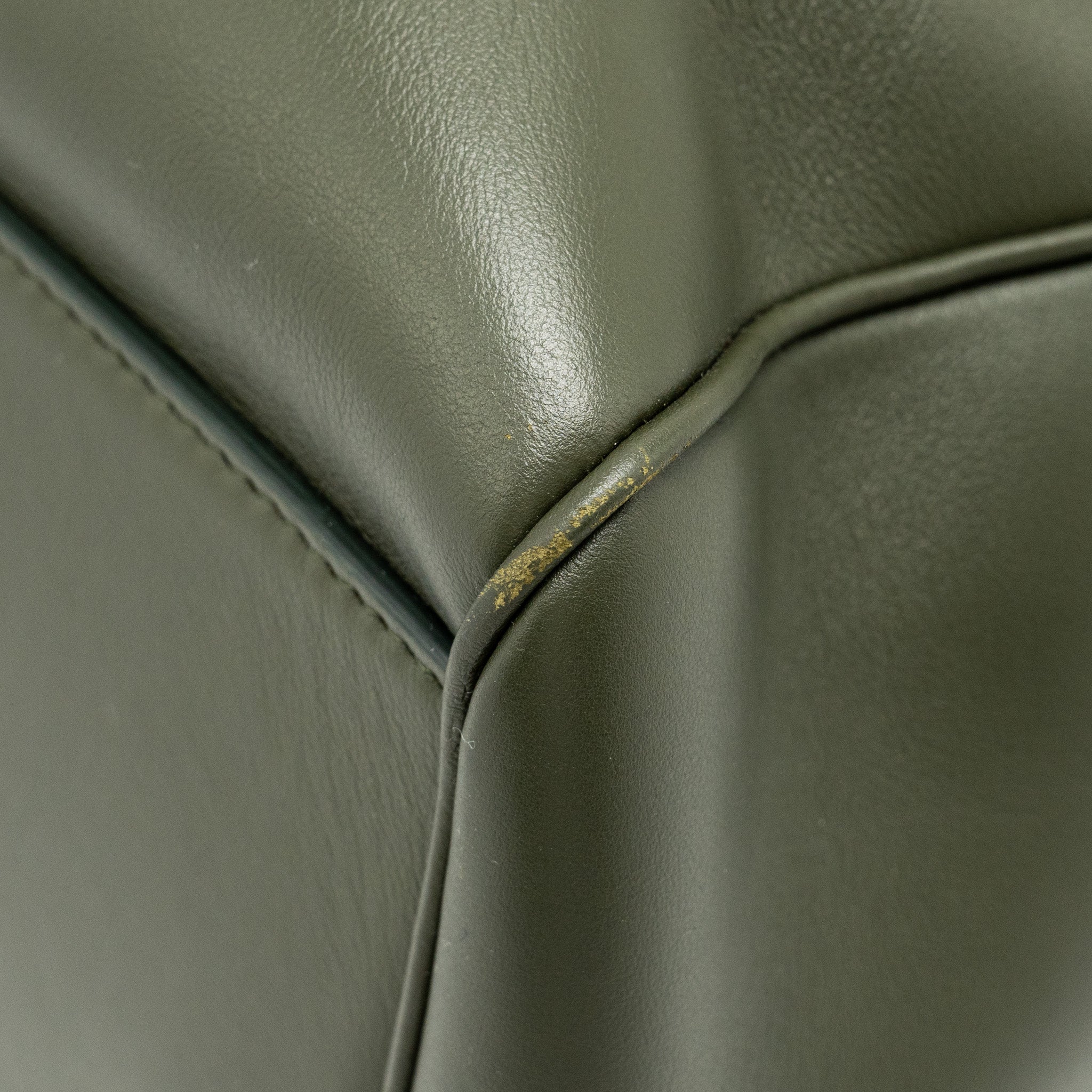 CELINE LARGE SOFT 16 BAG SMOOTH CALFSKIN DARK GREEN GHW