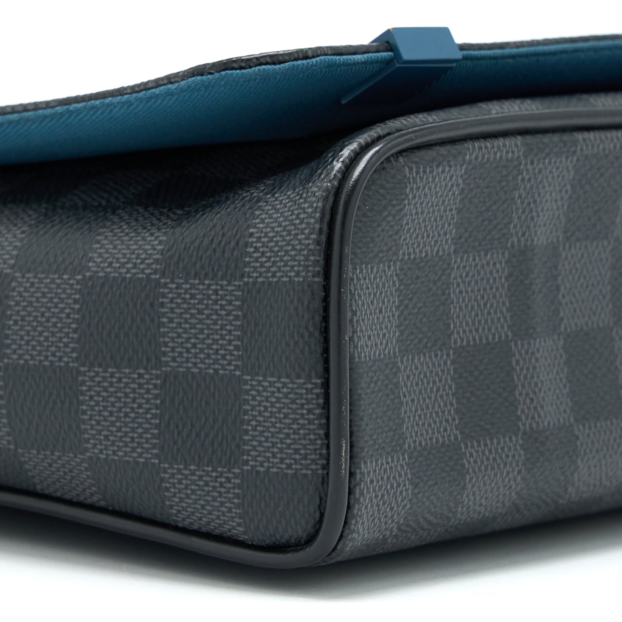LOUIS VUITTON MESSENGER BAG DAMIER GRAPHITE SHW