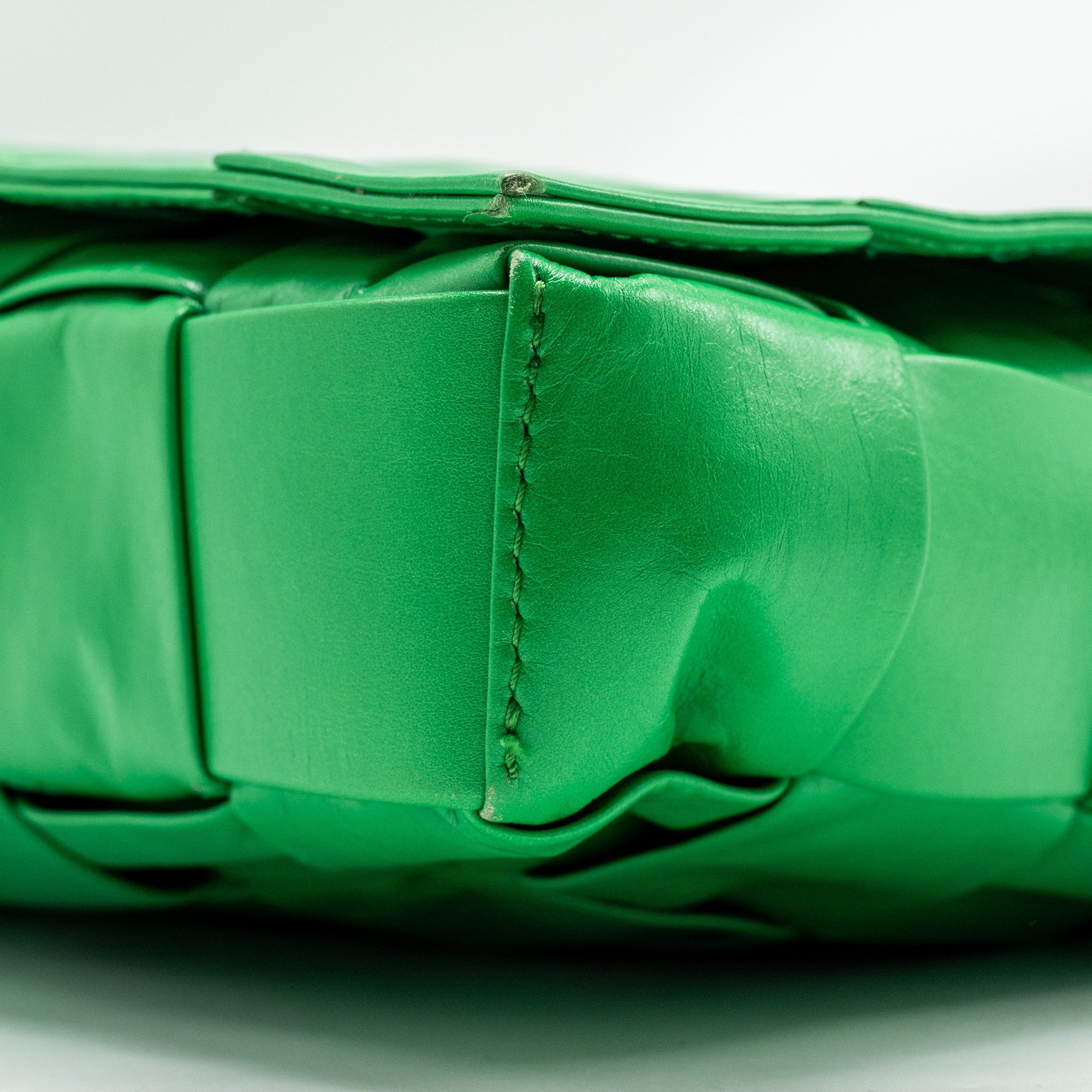BOTTEGA VENETA MAXI CASSETTE BAG LAMBSKIN GREEN SHW