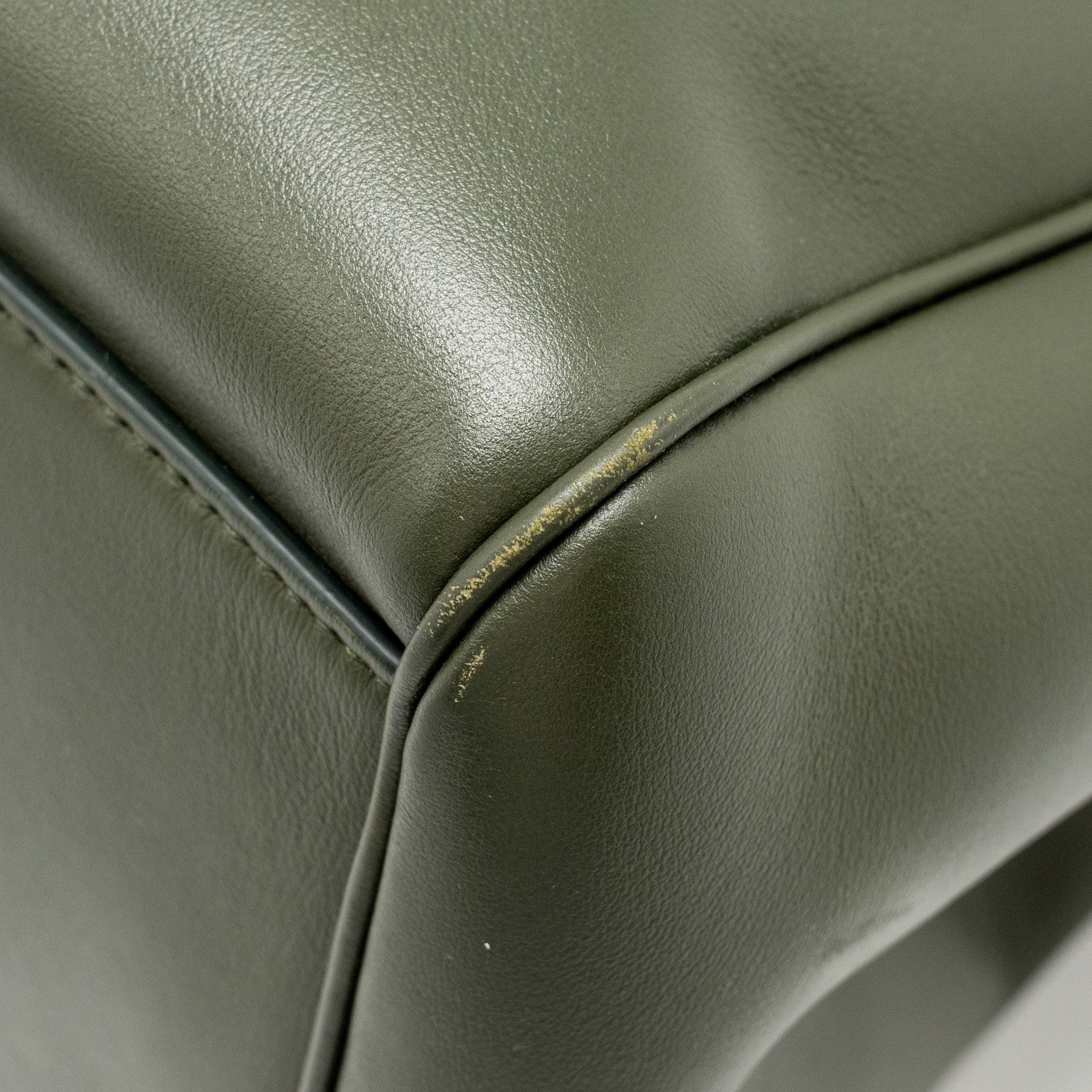 CELINE LARGE SOFT 16 BAG SMOOTH CALFSKIN DARK GREEN GHW