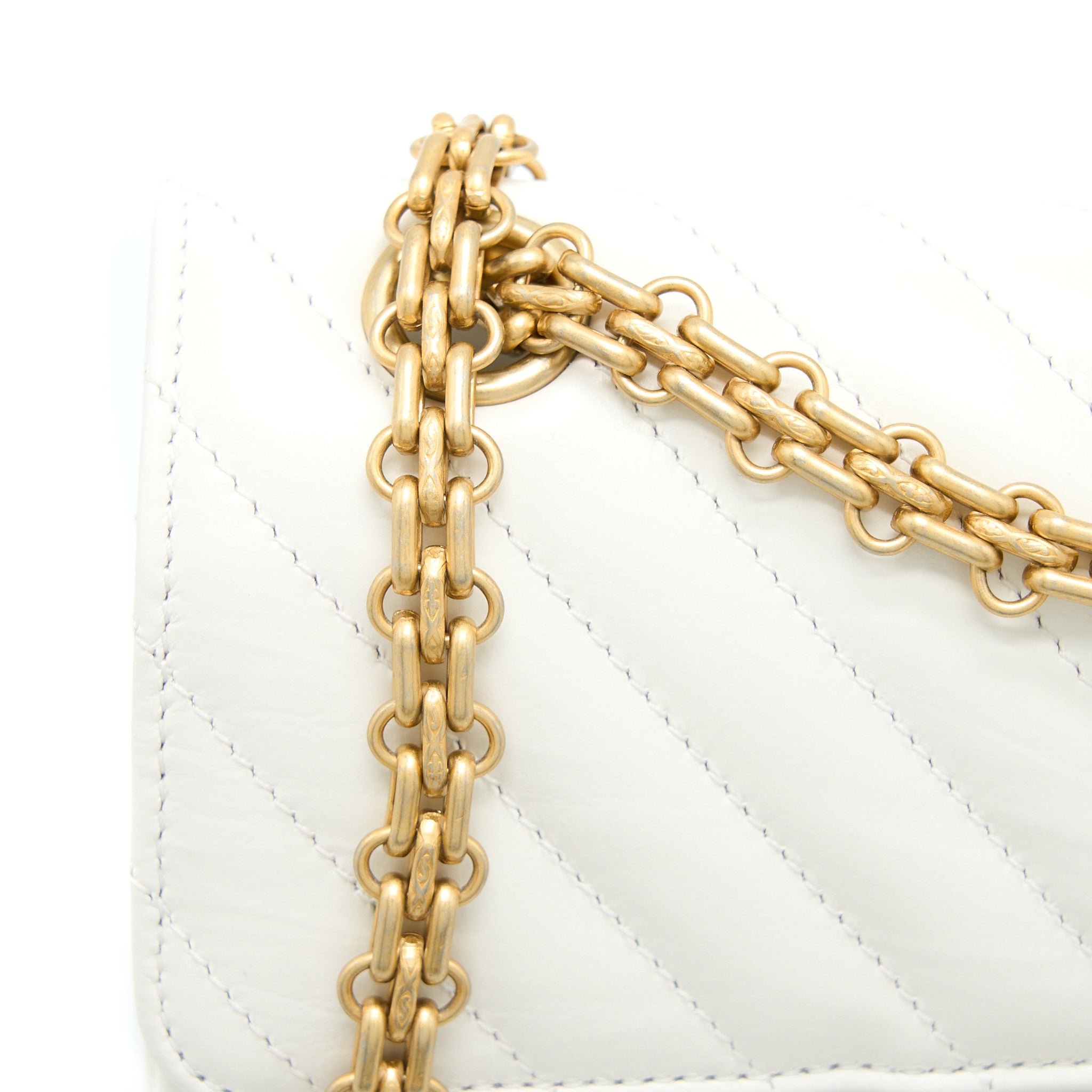 CHANEL MINI 2.55 REISSUE CHEVRON FLAP BAG AGED CALFSKIN WHITE BRUSHED GHW (MICROCHIP)