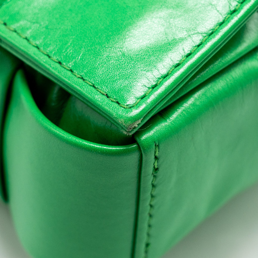 BOTTEGA VENETA MAXI CASSETTE BAG LAMBSKIN GREEN SHW