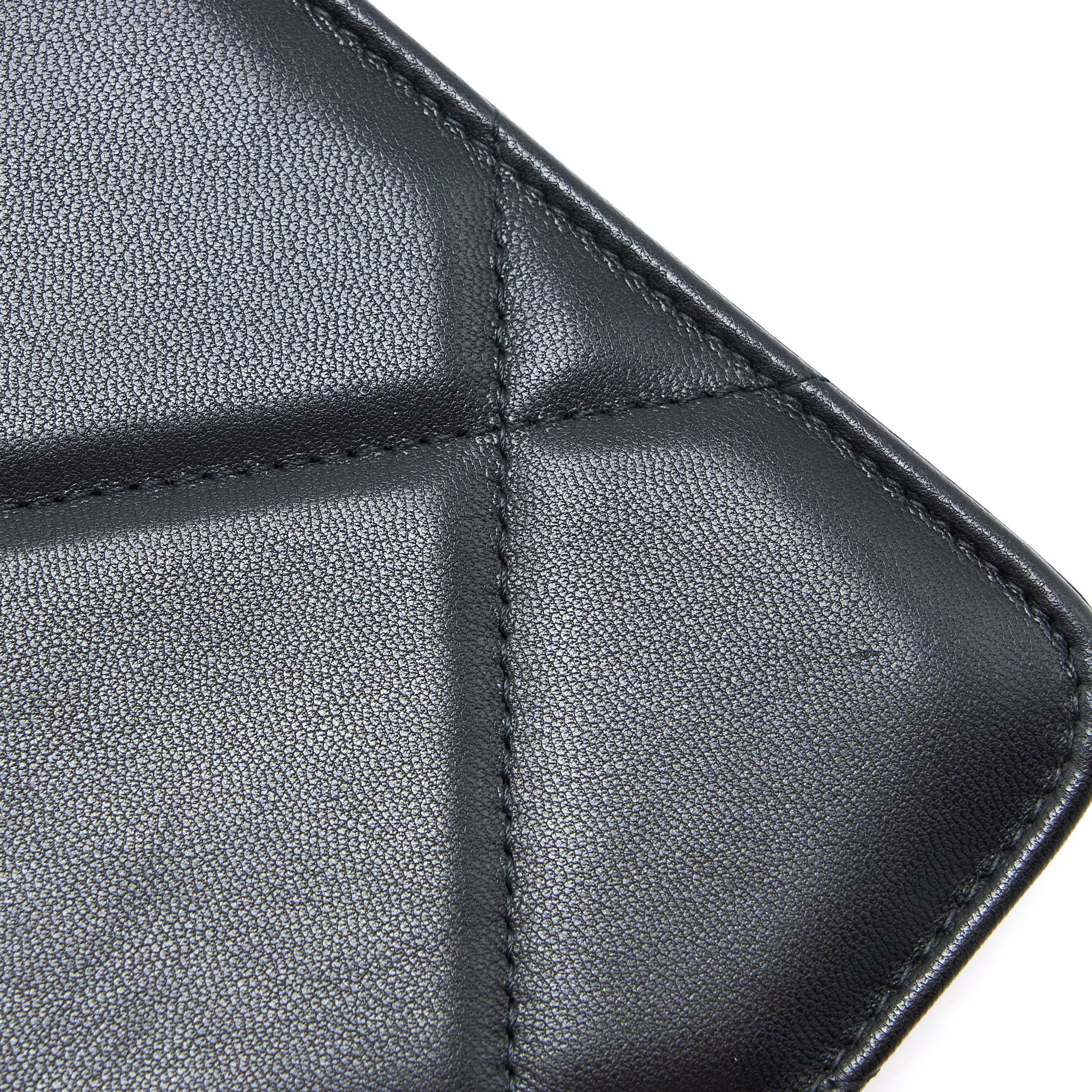 CHANEL 19 WALLET ON CHAIN LAMBSKIN BLACK MULTICOLOUR HARDWARE